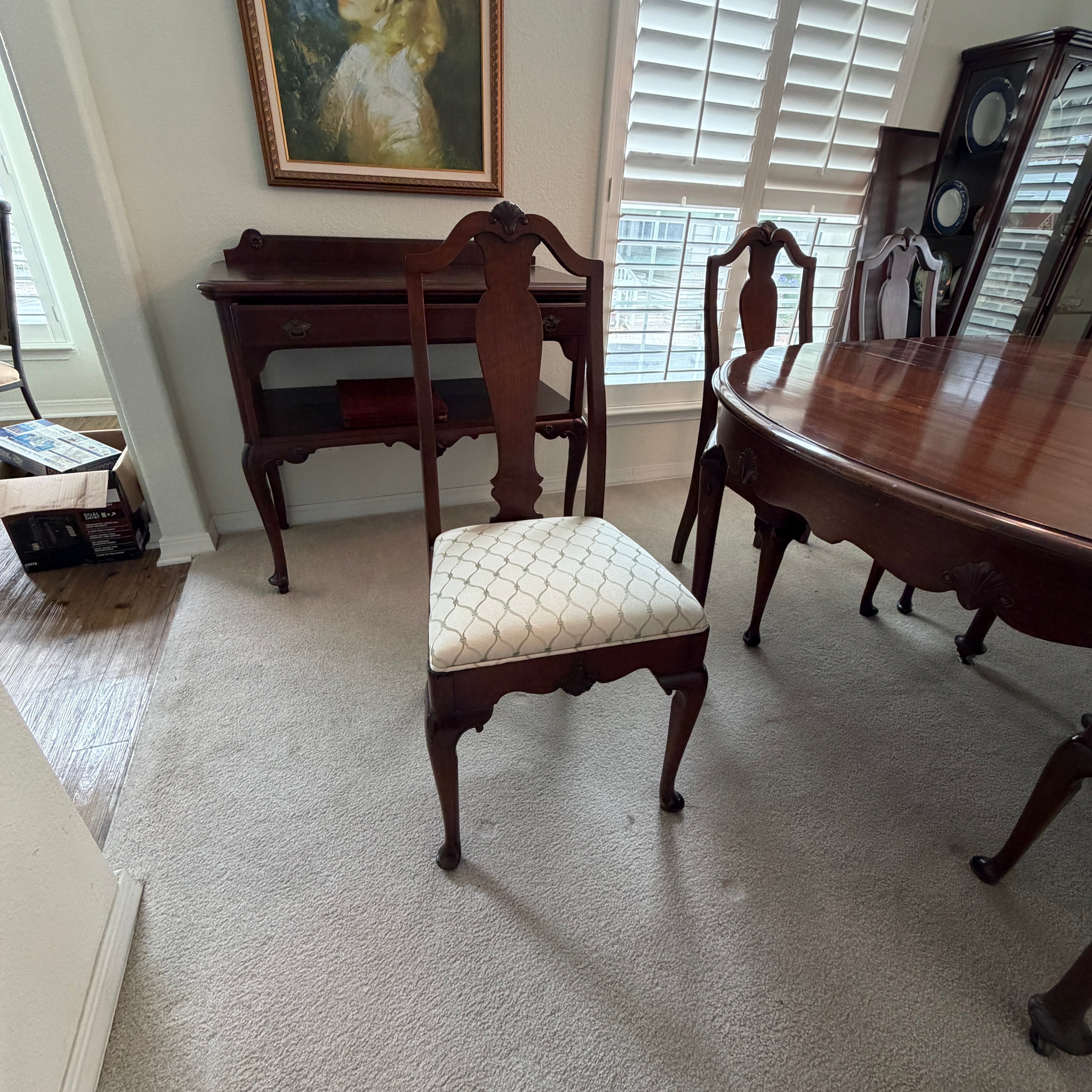 9-Piece Vintage Queen Anne Mahogany Dining Table Set