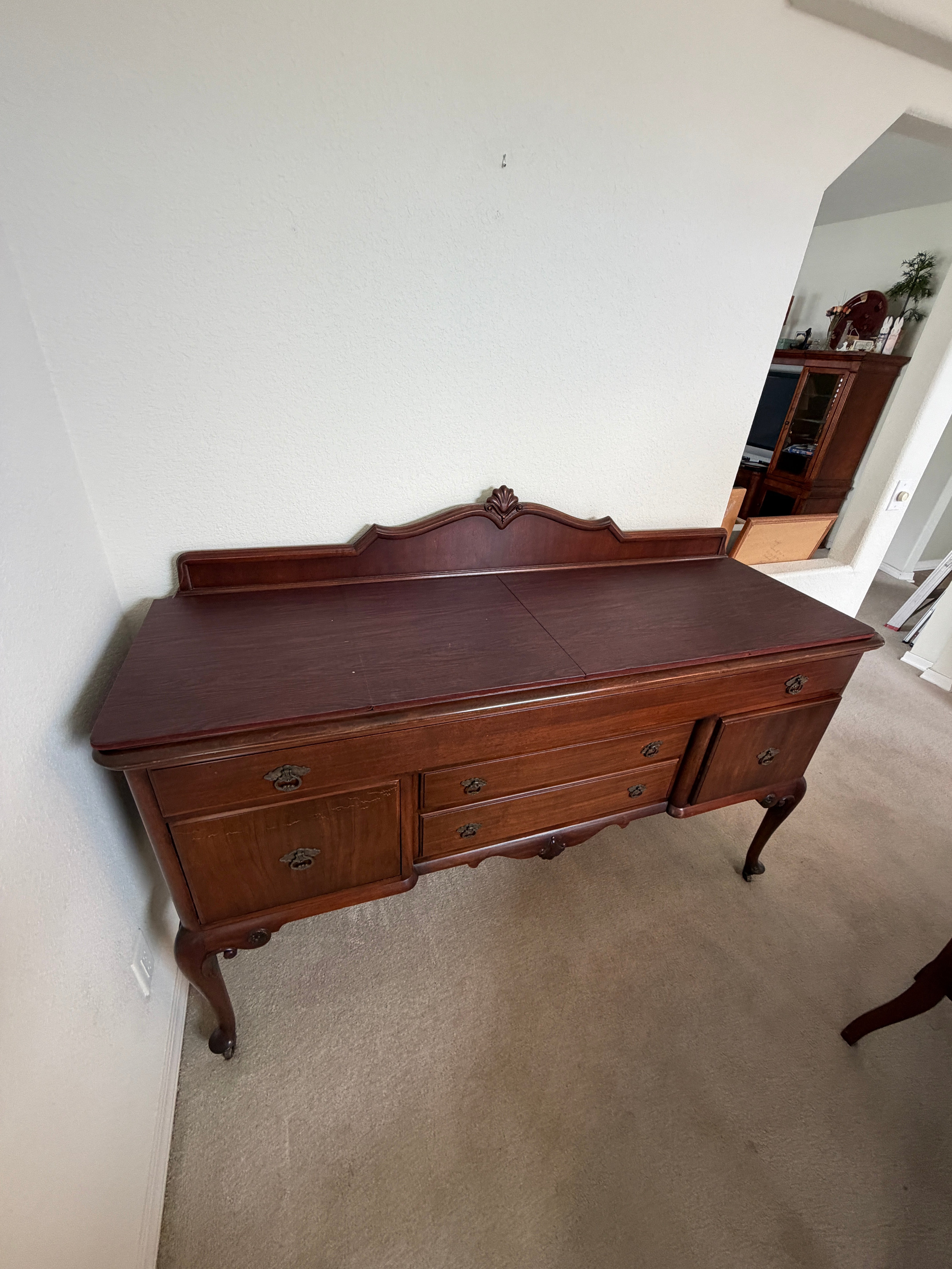 9-Piece Vintage Queen Anne Mahogany Dining Table Set