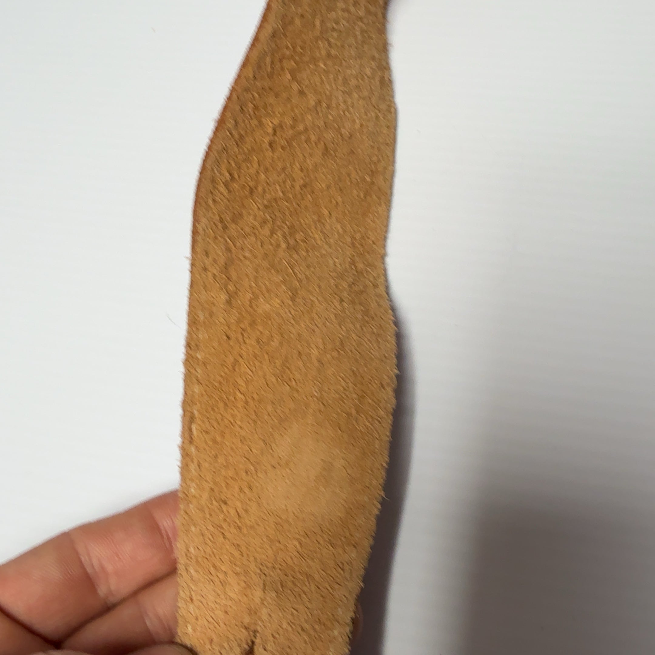 Perri's Celtic Knot Suede Guitar Strap Tan