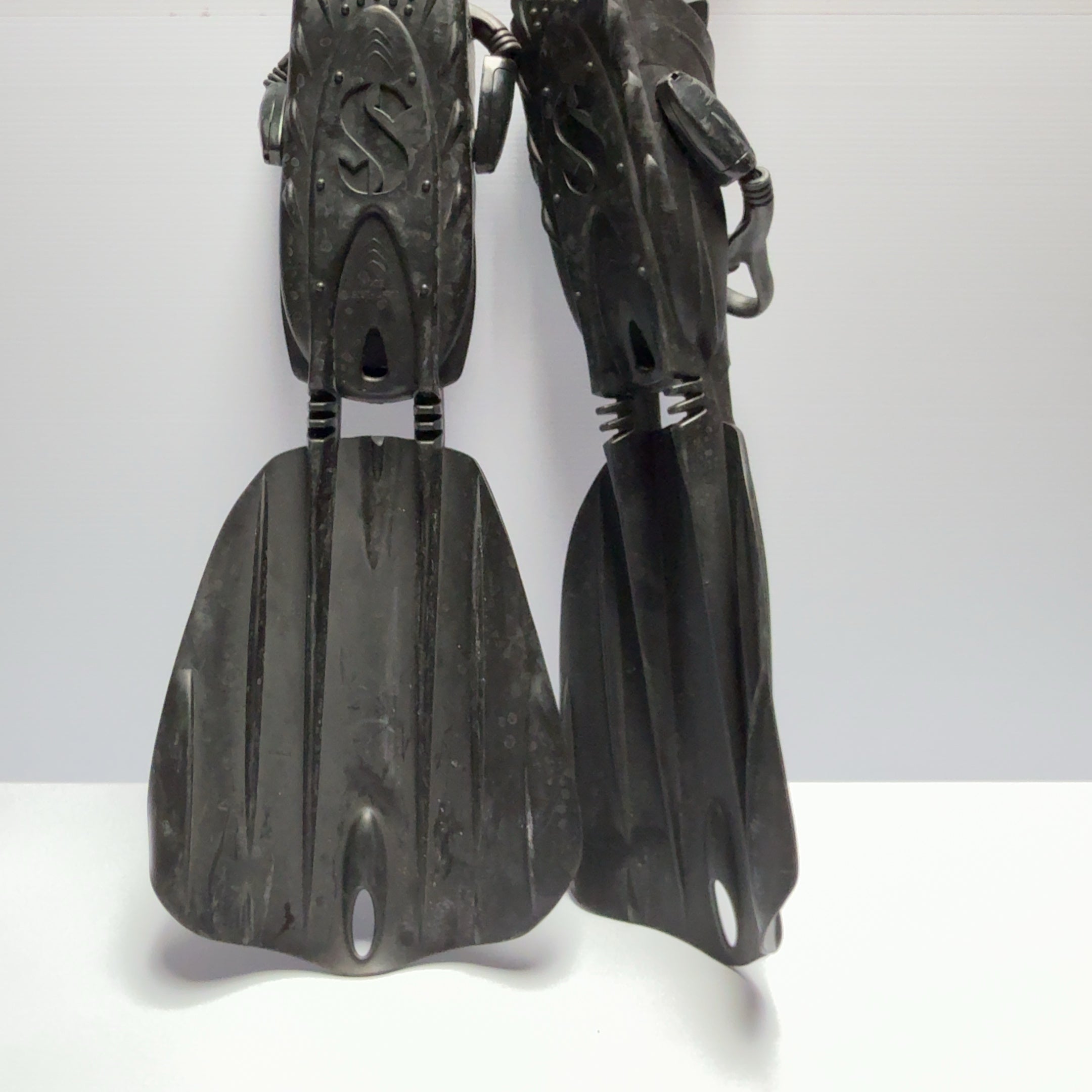 Scubapro Seawing Nova Fins in Black Size Medium w/ Inserts Great Condition!