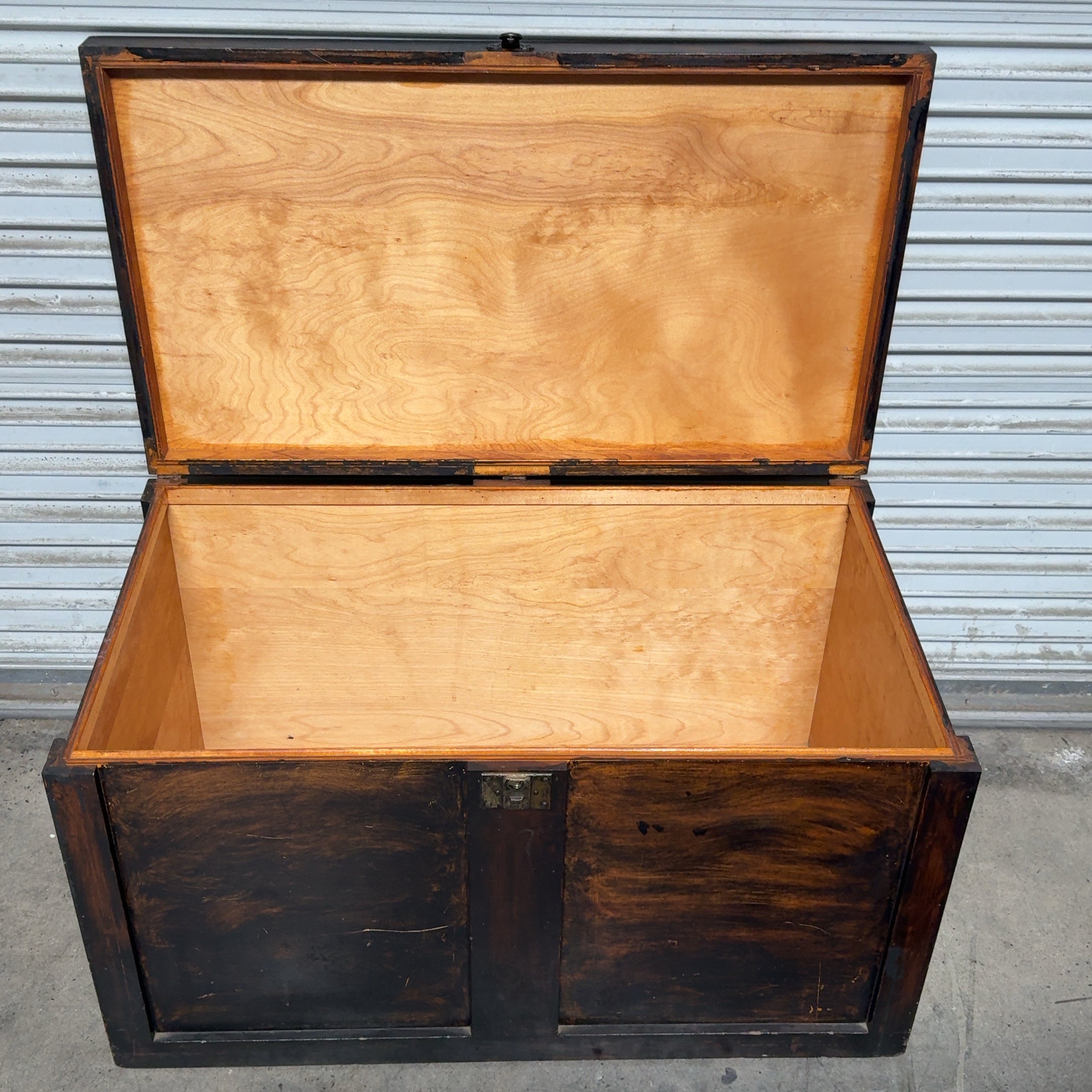 Sturdy Wood Chest 37" x 21" x 21" Very Well Made!