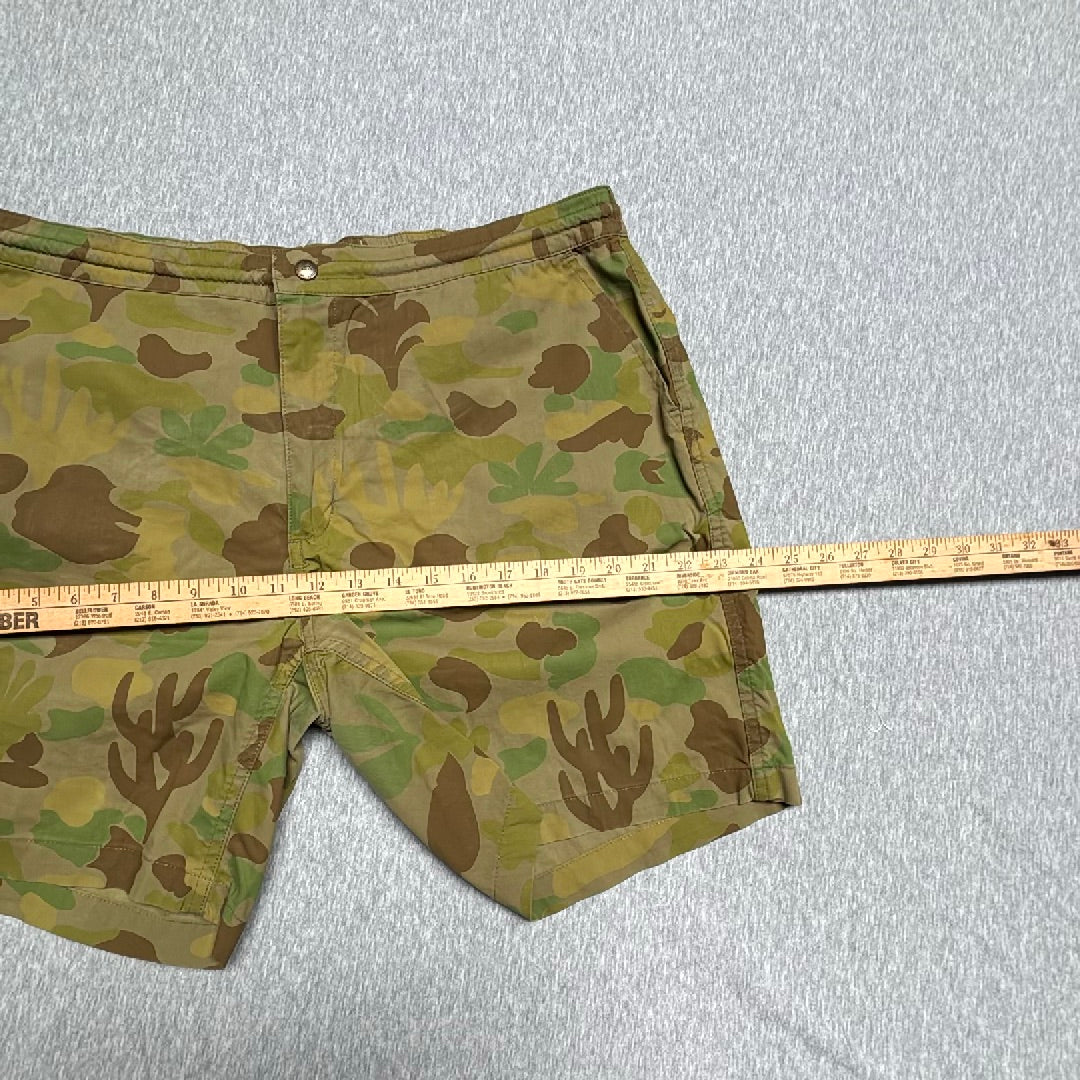 Taylor Stitch The Adventure Short in Camo Mens Sz. 36