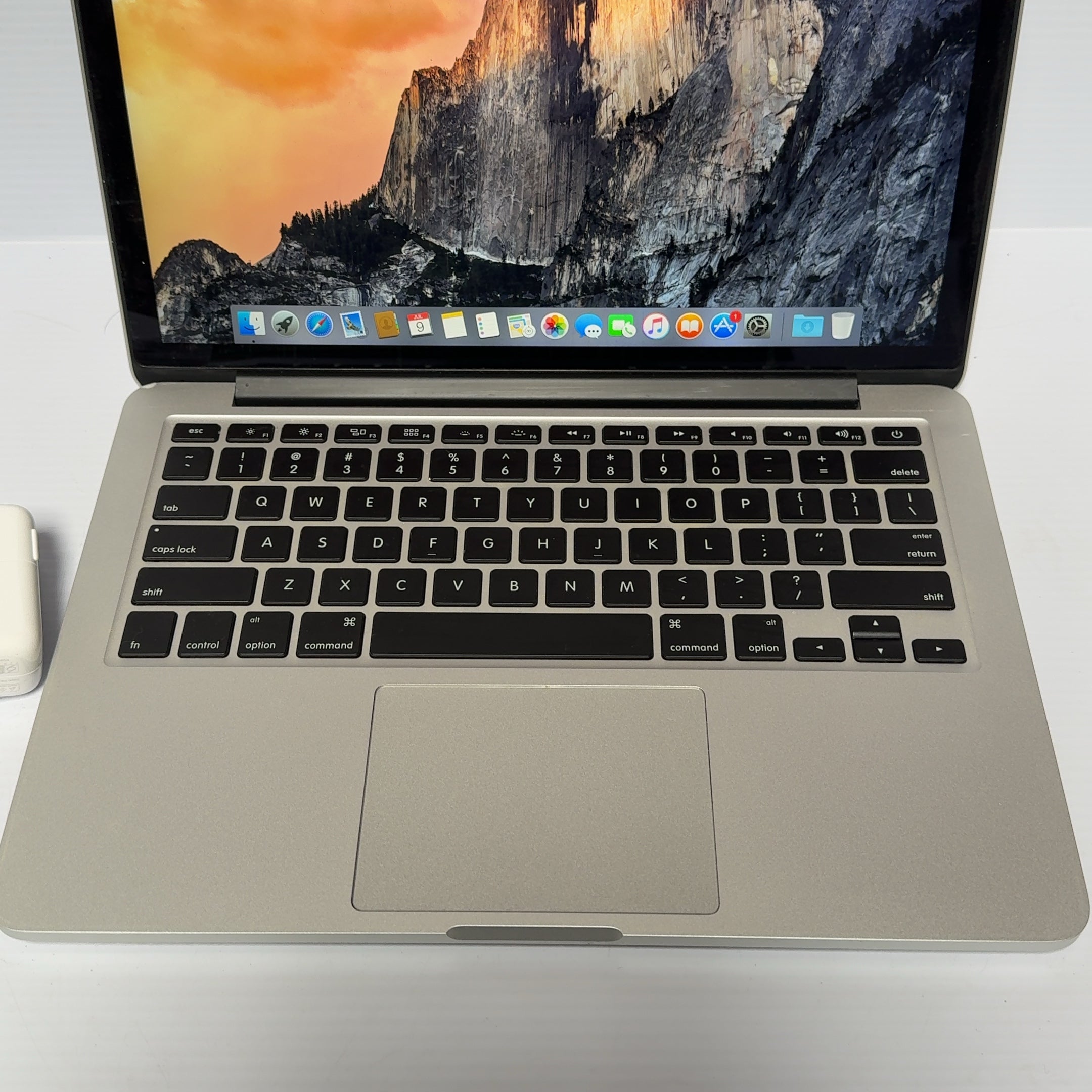 Apple MacBook Pro 13.3" 120GB SSD 8GB DDR3 i5 @ 2.6 GHz Laptop A1502 Silver