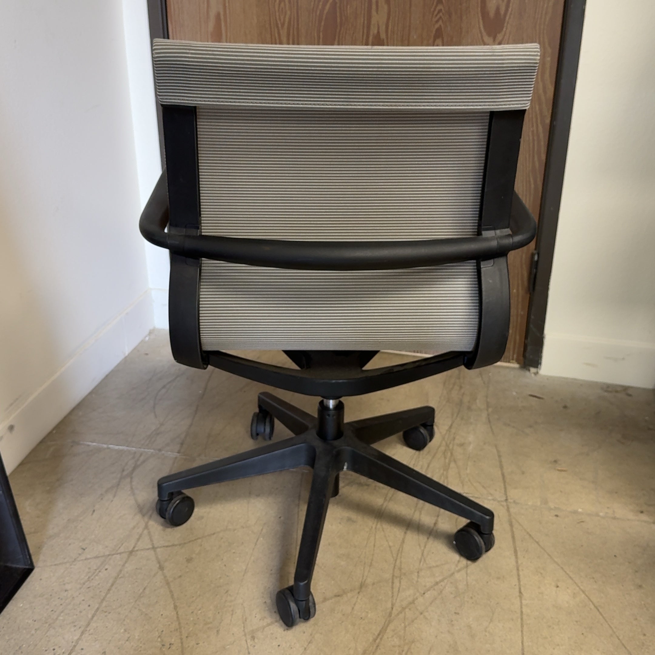 N9NE Furniture Nova Mesh Medium Back Office / Conference Chair - Grey