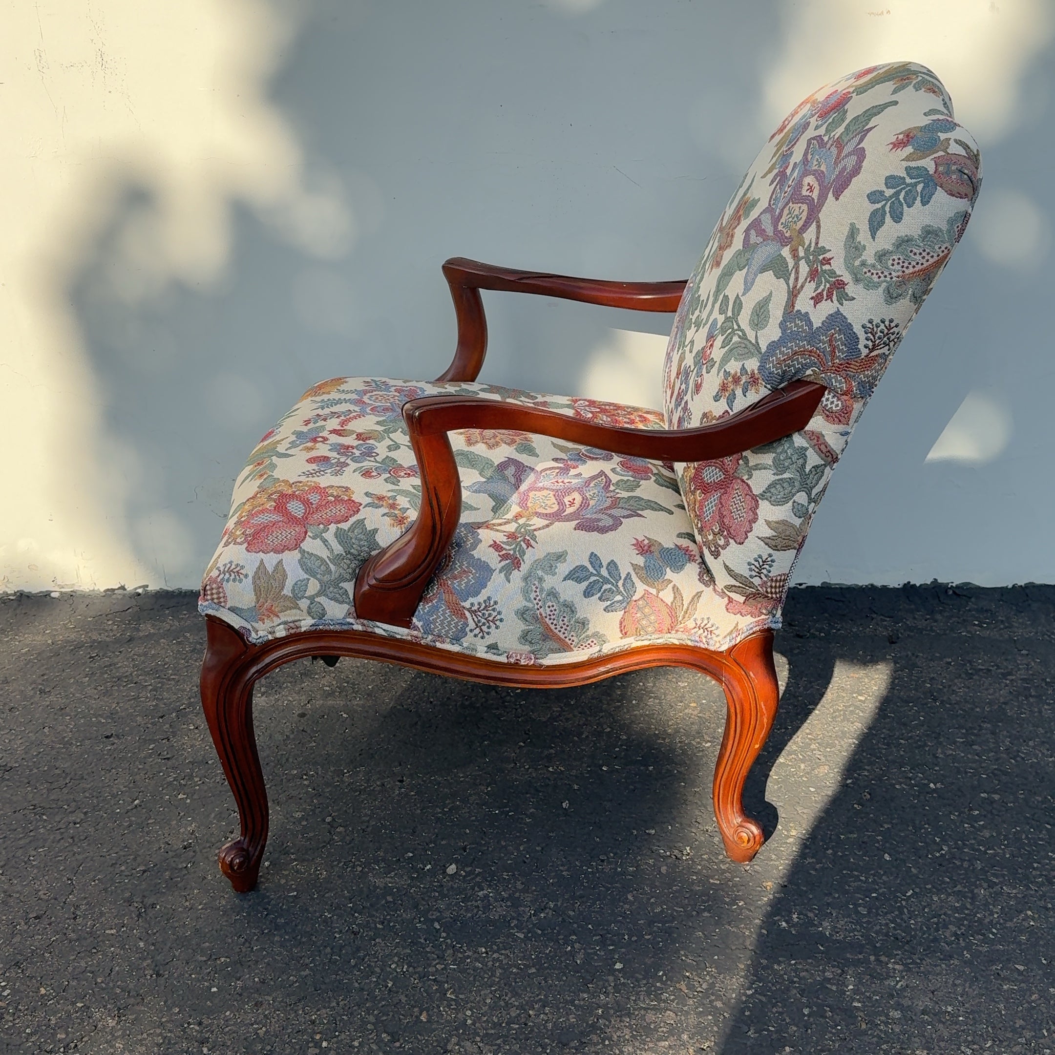 Traditional French Style Armchair in Great Shape!