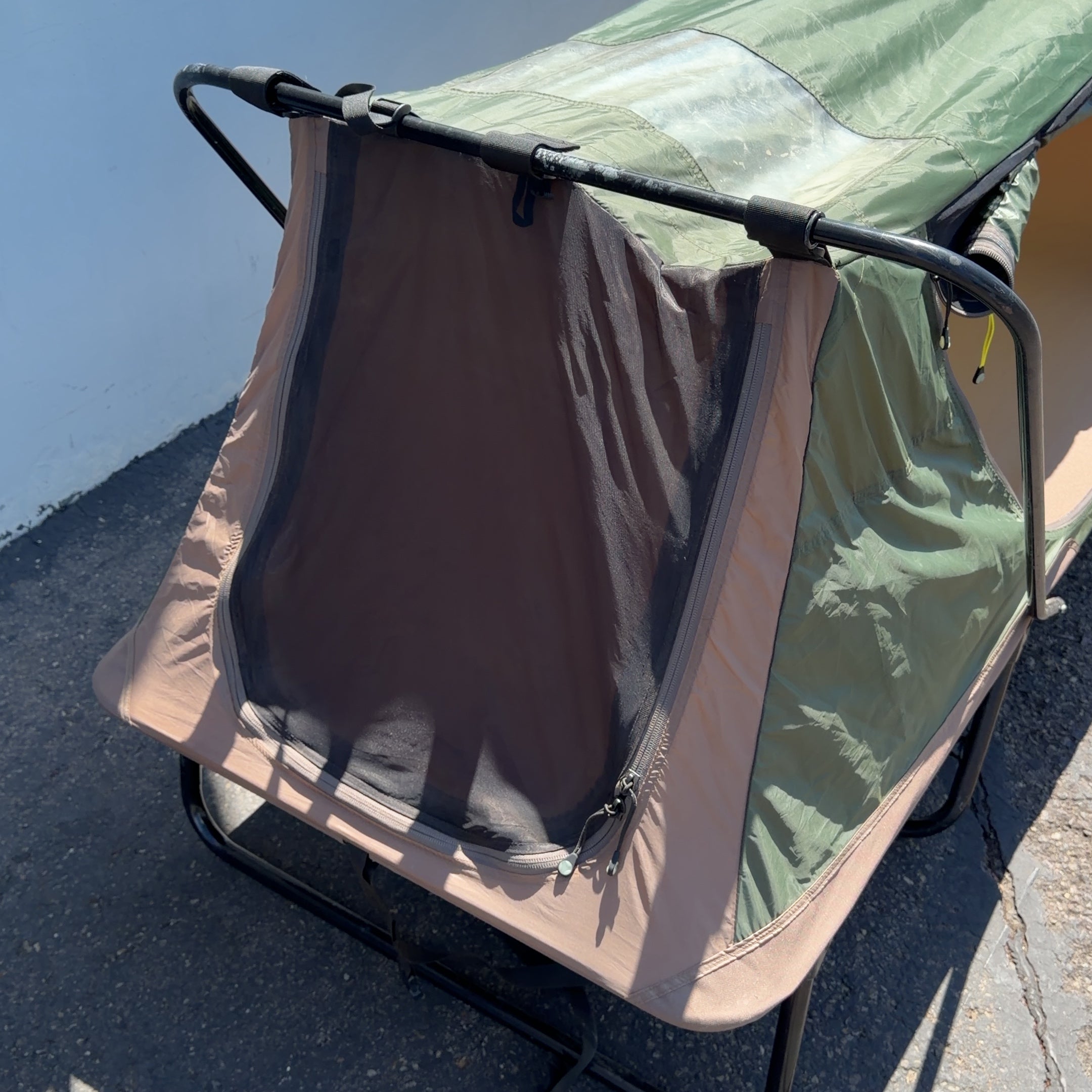 Cabela’s Deluxe Tent Cot