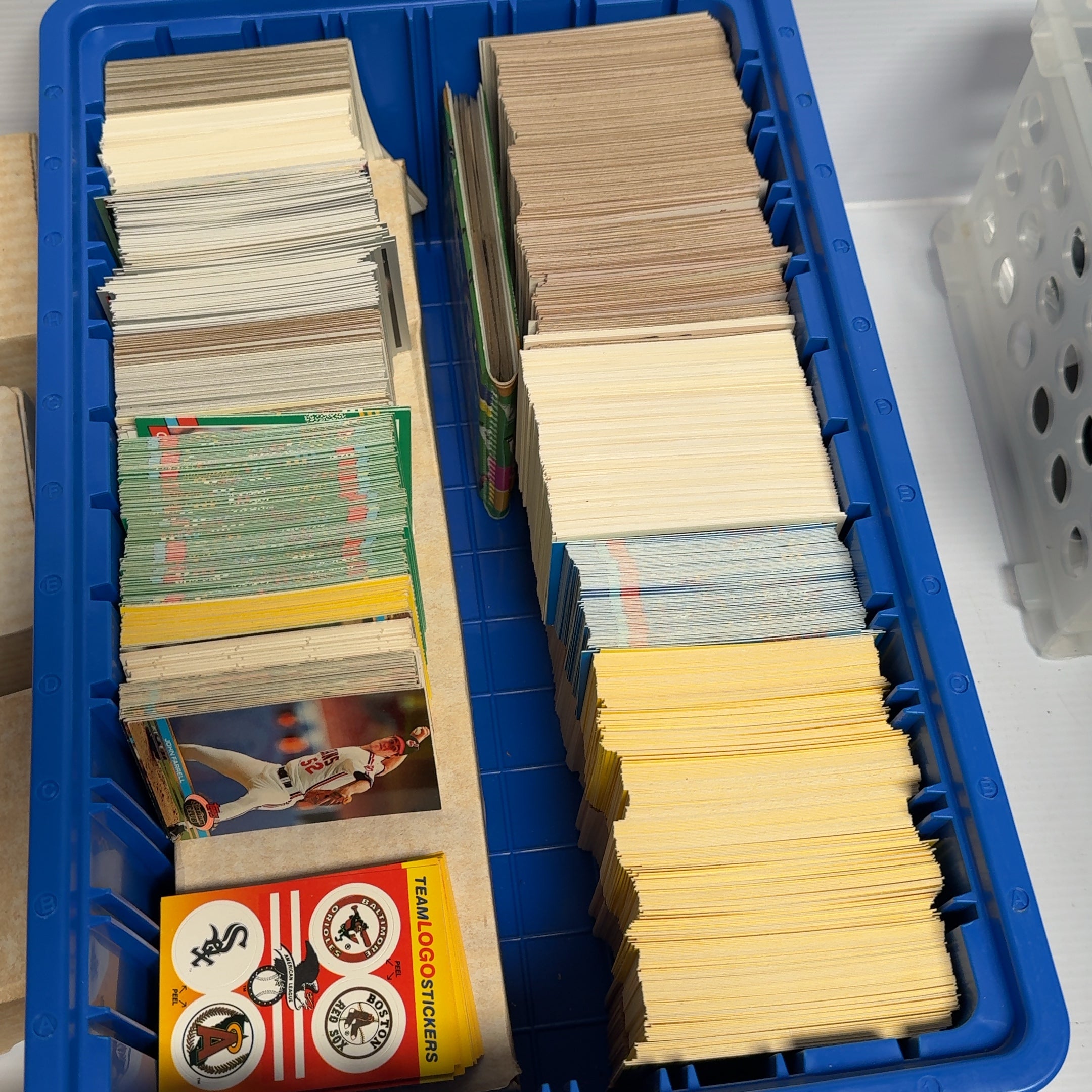 Lot of Baseball Cards Late 80's-Early 90's Mostly Commons Topps, Fleer, UD...