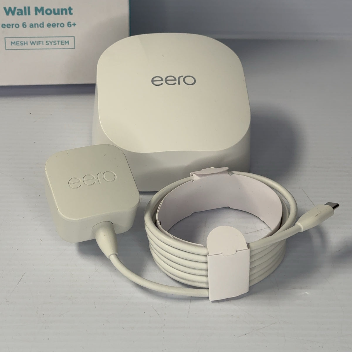 eero Mesh Wi-Fi Router / Extender Model J010111-CR | New Open Box w/ Mount
