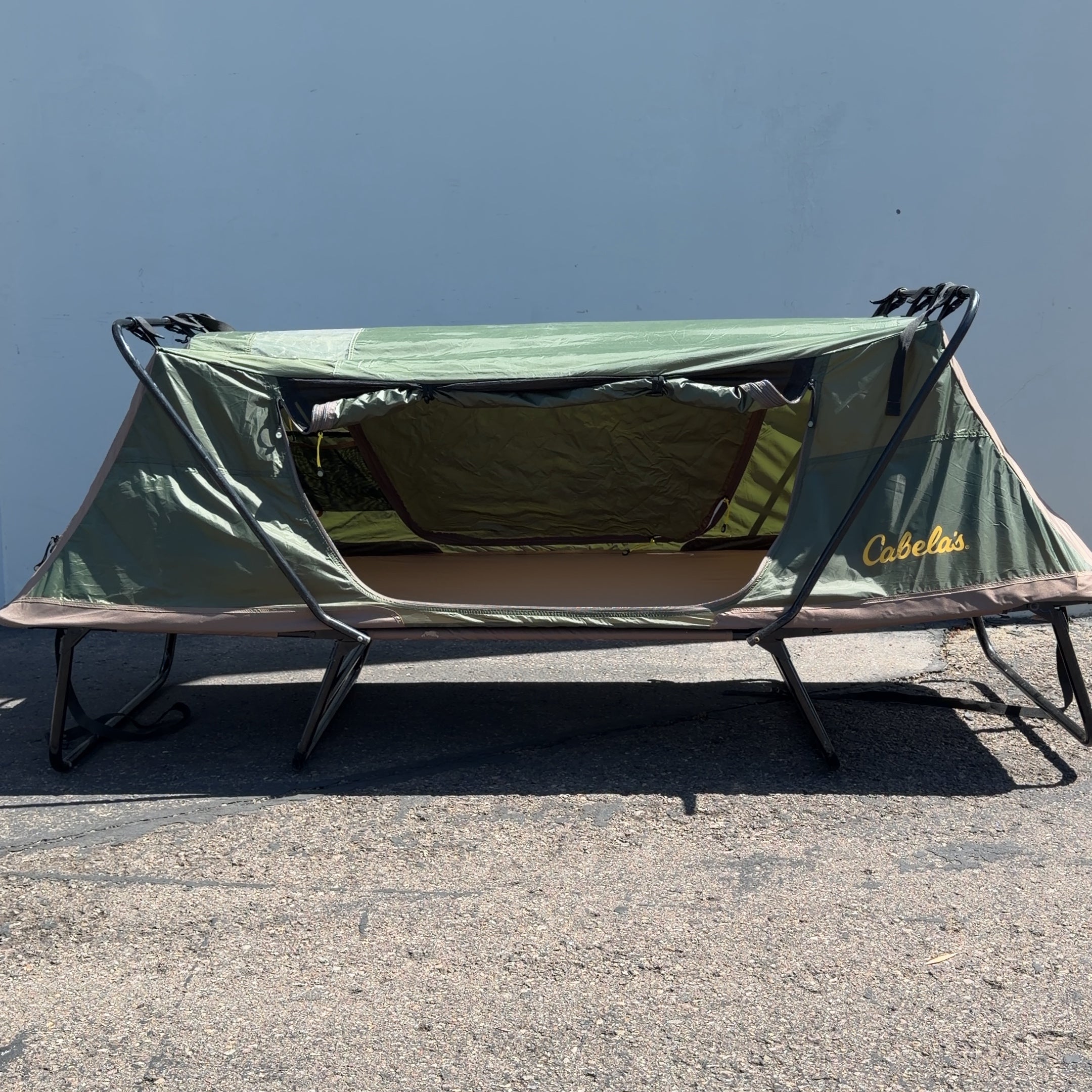 Cabela’s Deluxe Tent Cot