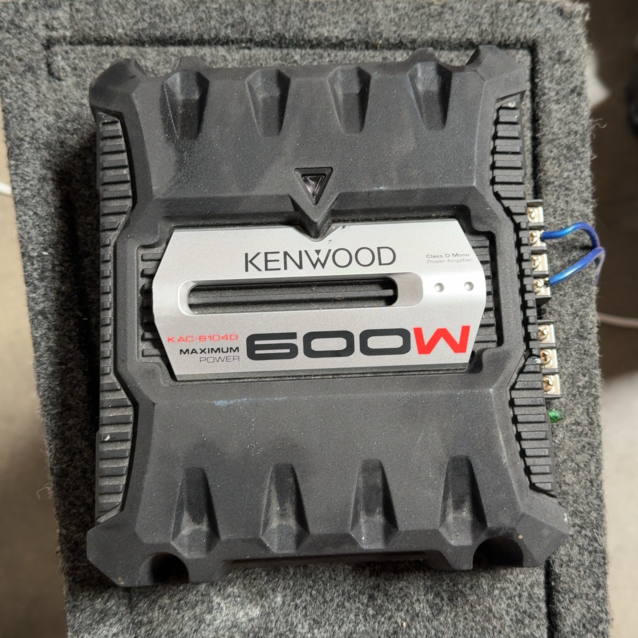 Car Subwoofer 2 - 10" Rockford Fosgate R1 in Box w/ Kenwood KAC-8104D 600W Amp