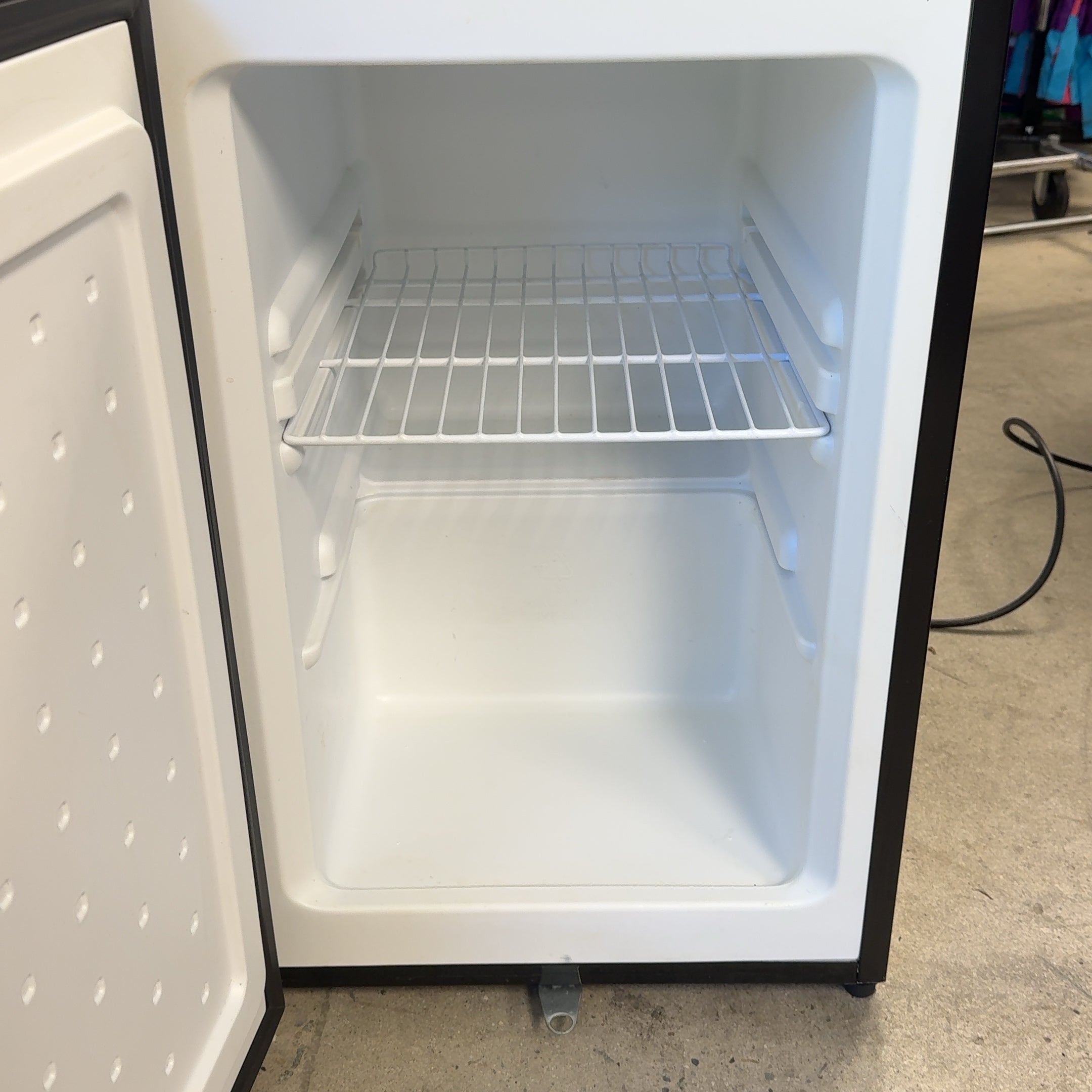 Whynter 2.1 cu. ft. Manual Defrost Upright Freezer Mini Freezer