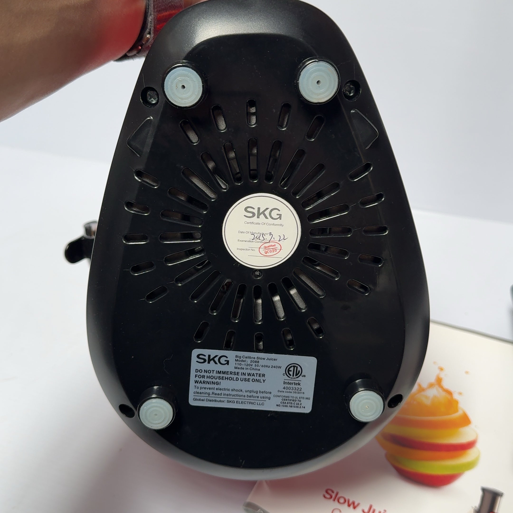 SKG Big Calibre Slow Juicer Model 2088 in Red