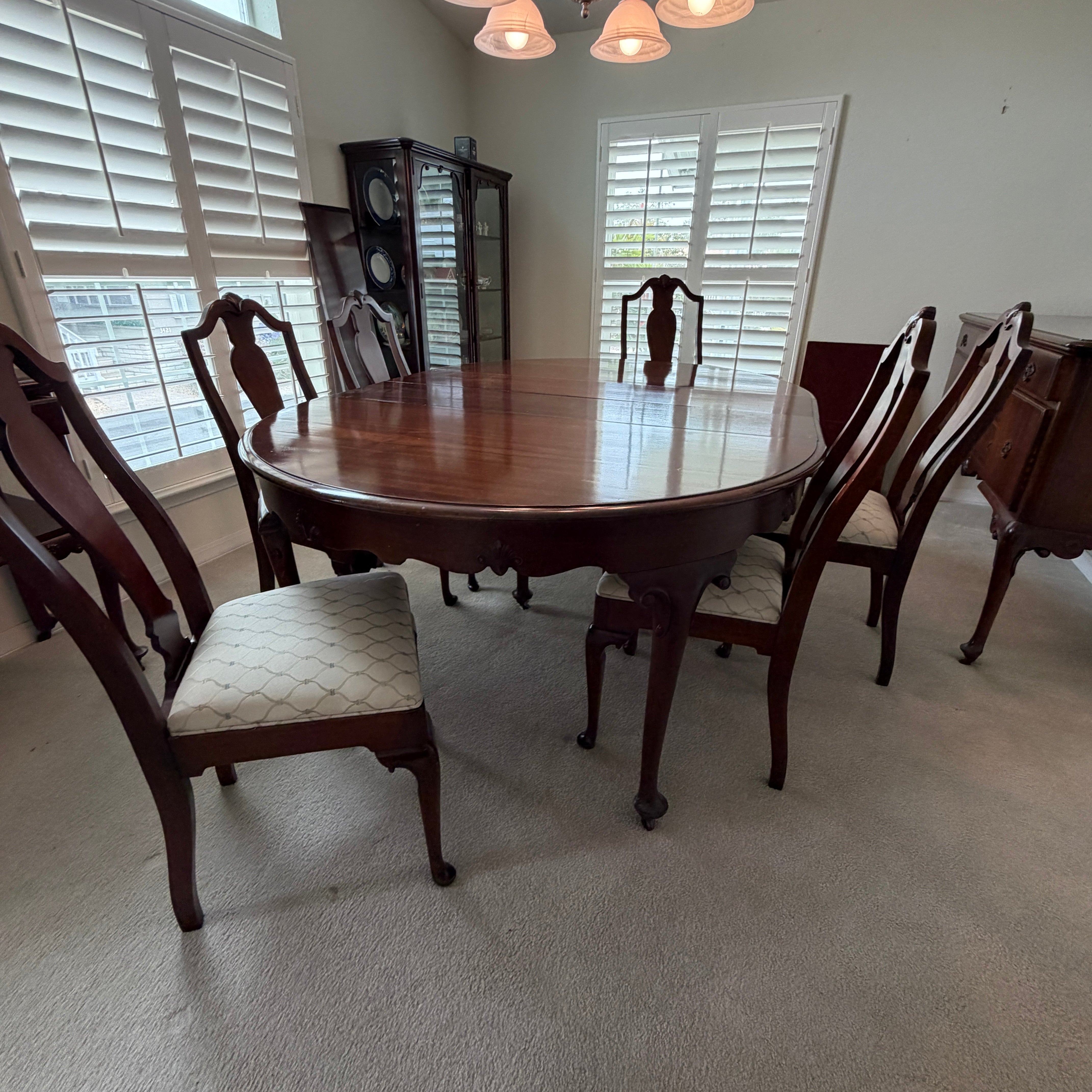 9-Piece Vintage Queen Anne Mahogany Dining Table Set
