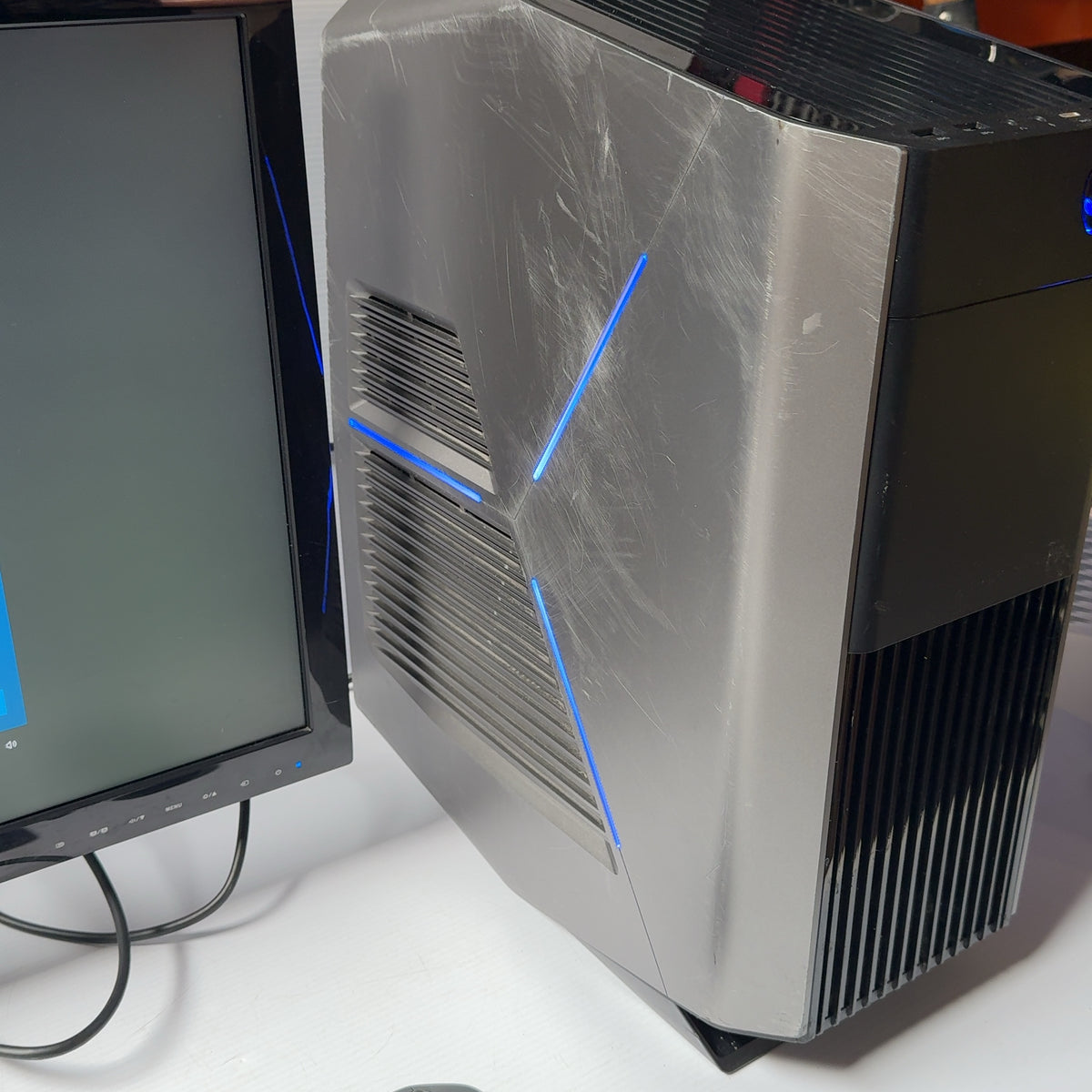 Alienware Aurora R7 Desktop Computer Core i5-8400 2.8GHz 116GB RAM 1TB HD