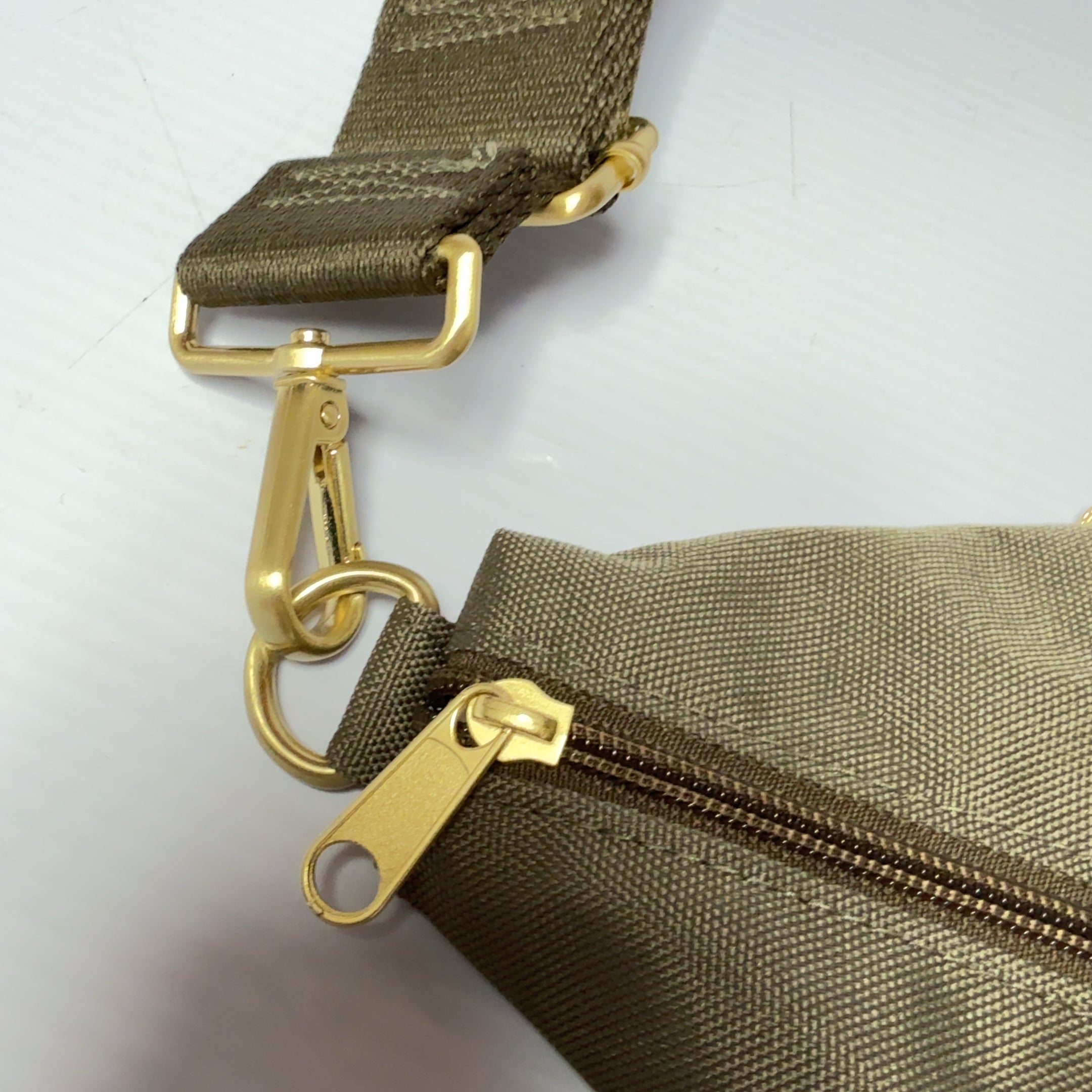 LOGAN + LENORA Canvelle SLING ARMY GREEN BAG Crossbody Waterproof