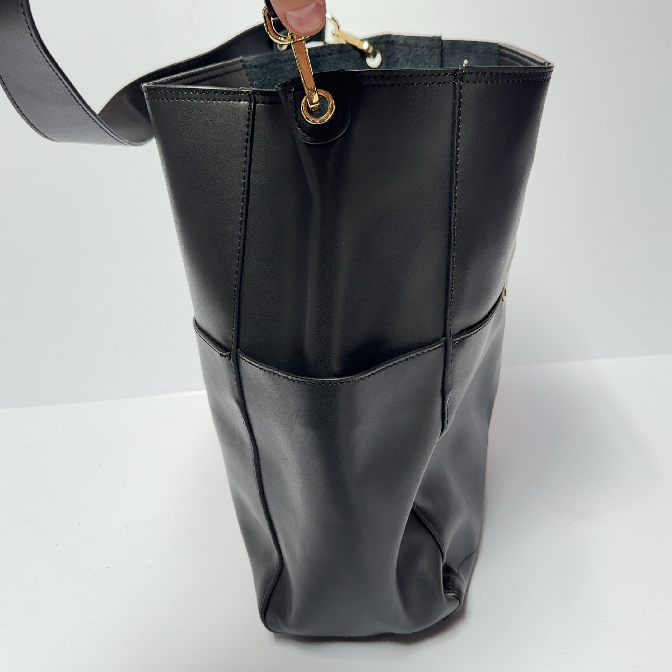 Bostanten Lotty Genuine Leather Bucket Bag in Black