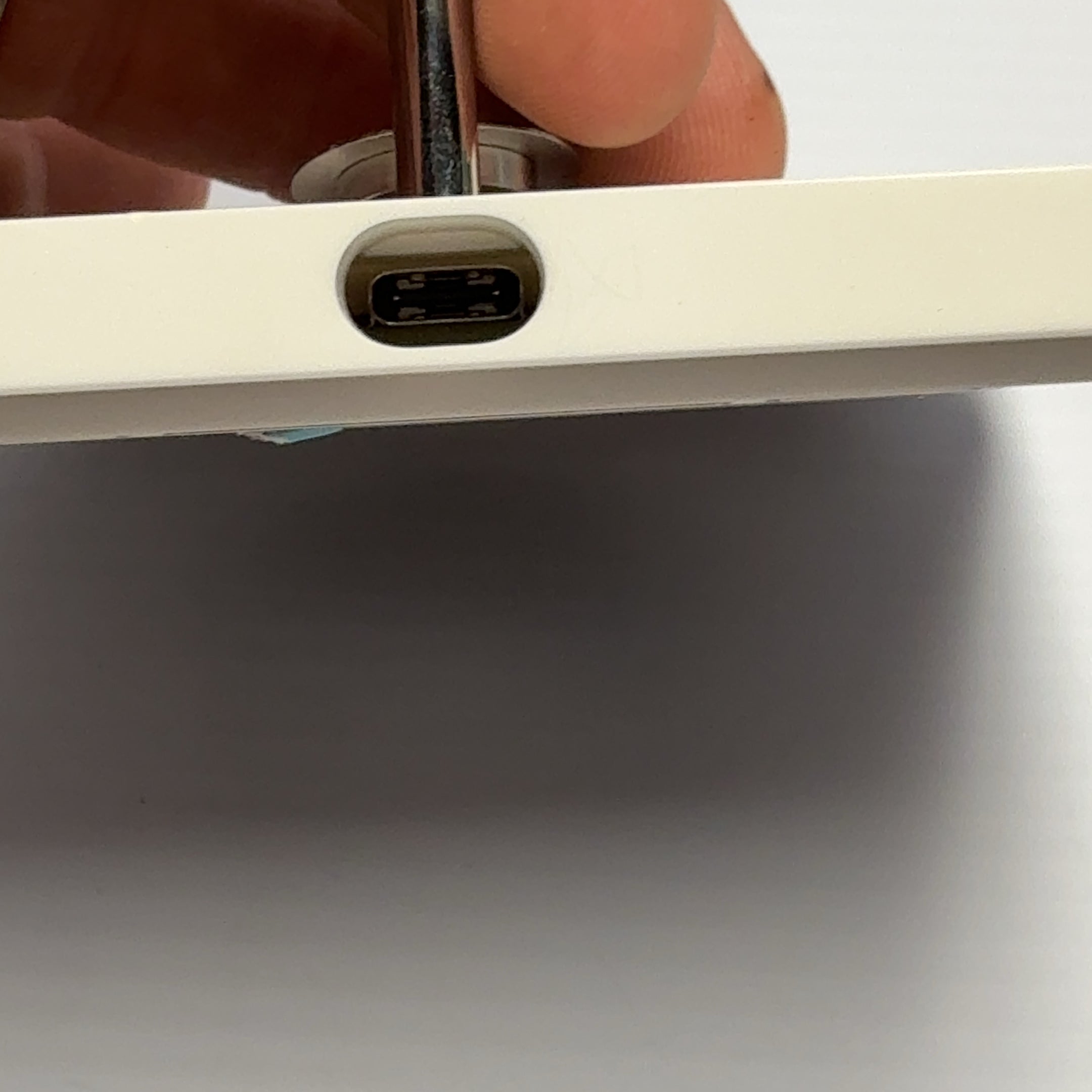Genuine Apple iPhone MagSafe Retail Store Demo Display Stand WORKING