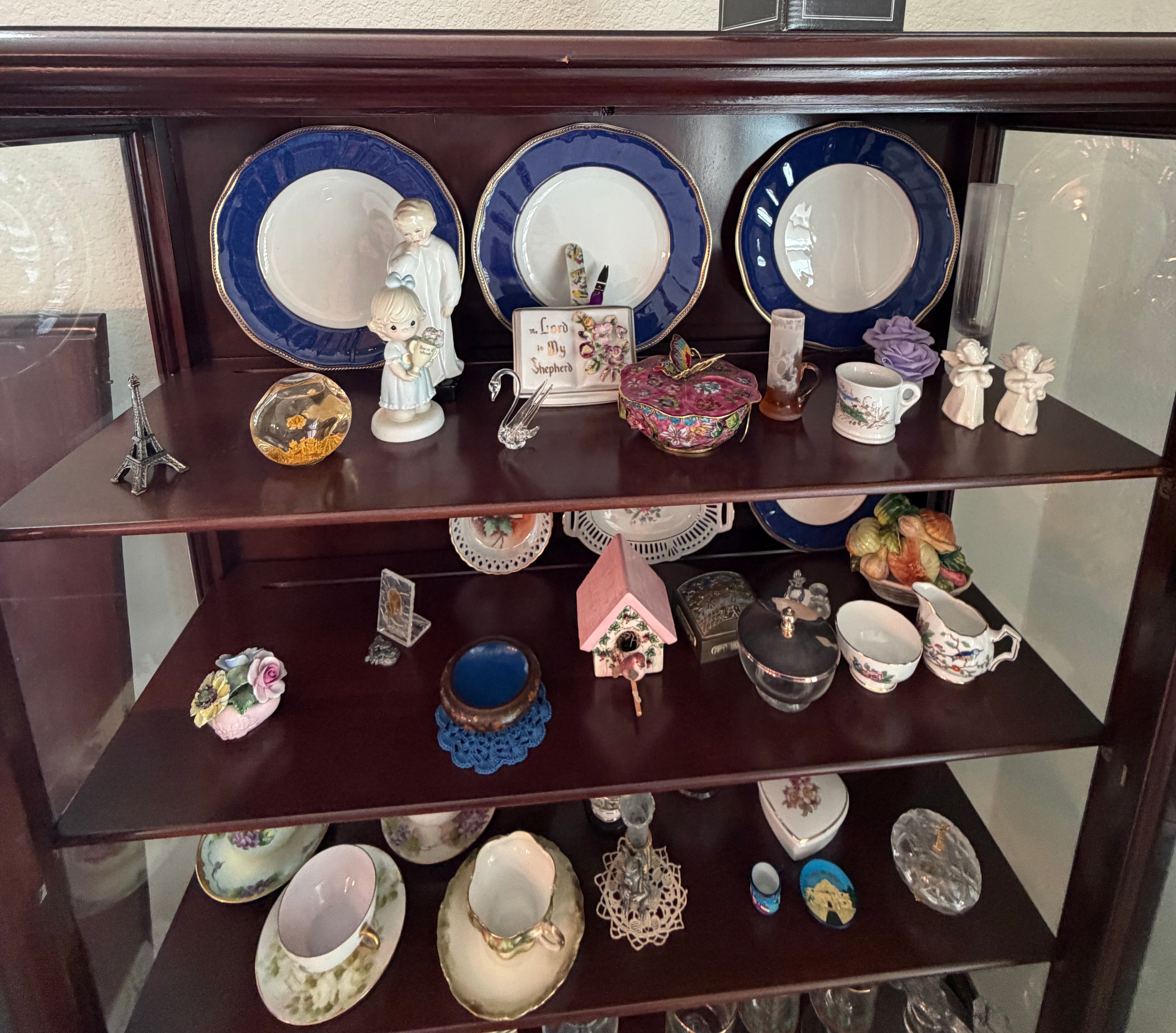 Antique The Luce Furniture Company Queen Anne-Style Curio Cabinet