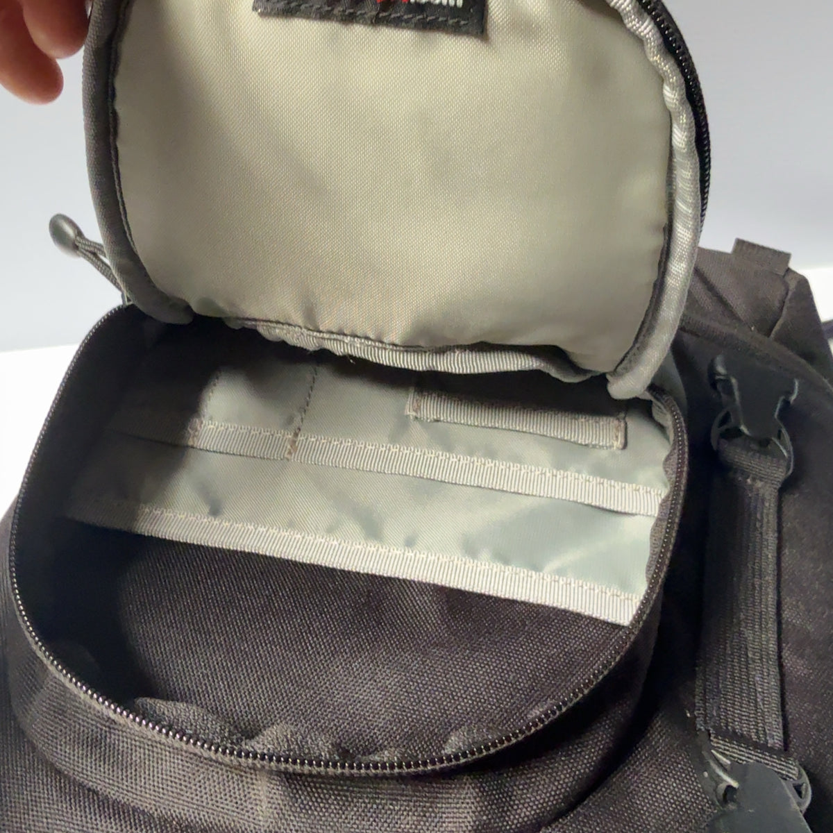 Lowepro SlingShot 200AW Camera SlingPack DSLR - Black