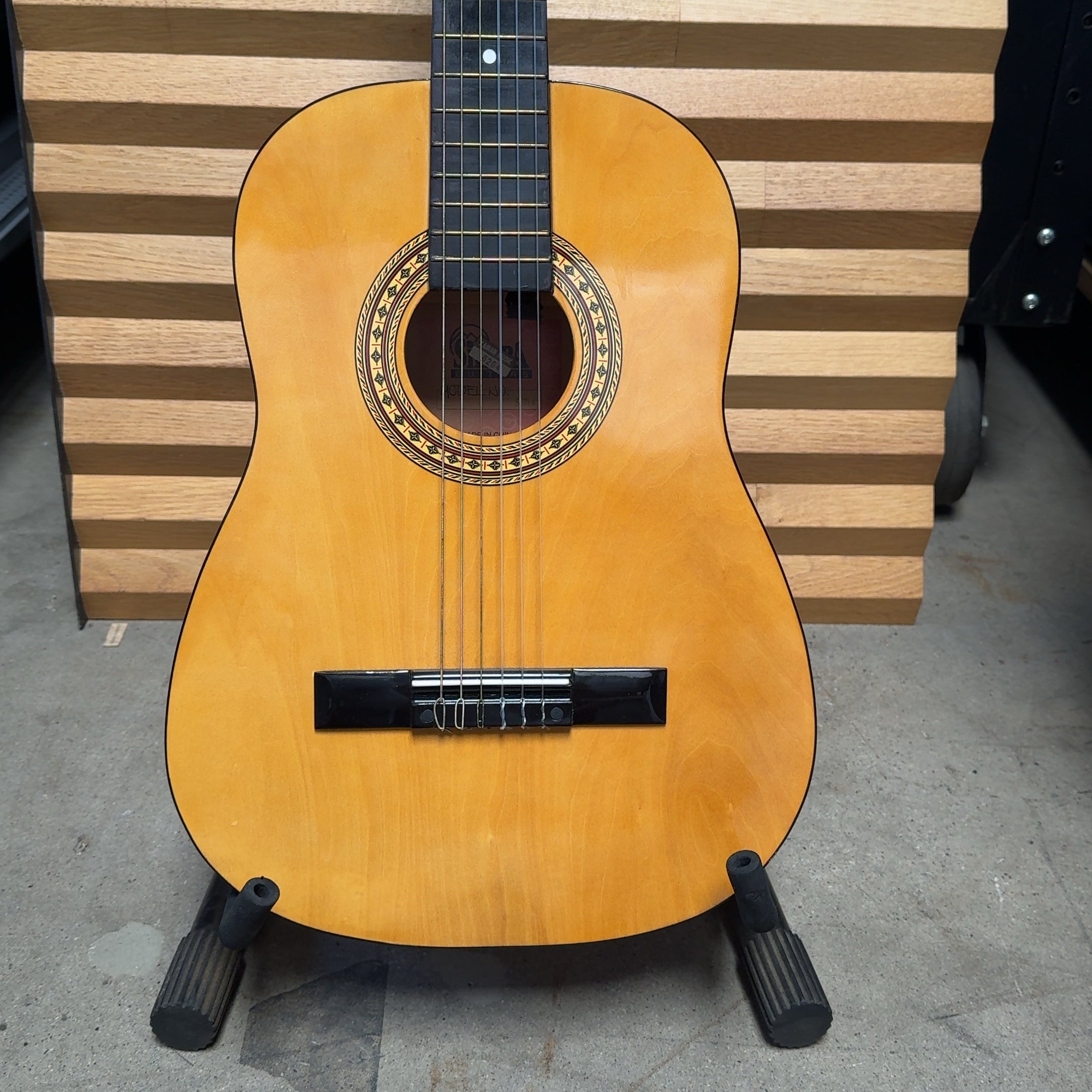 Vintage Sierra 35" Classical Acoustic Guitar S-714