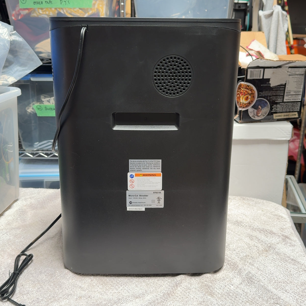 Staples 20-Sheet Micro-Cut Paper Shredder - Black
