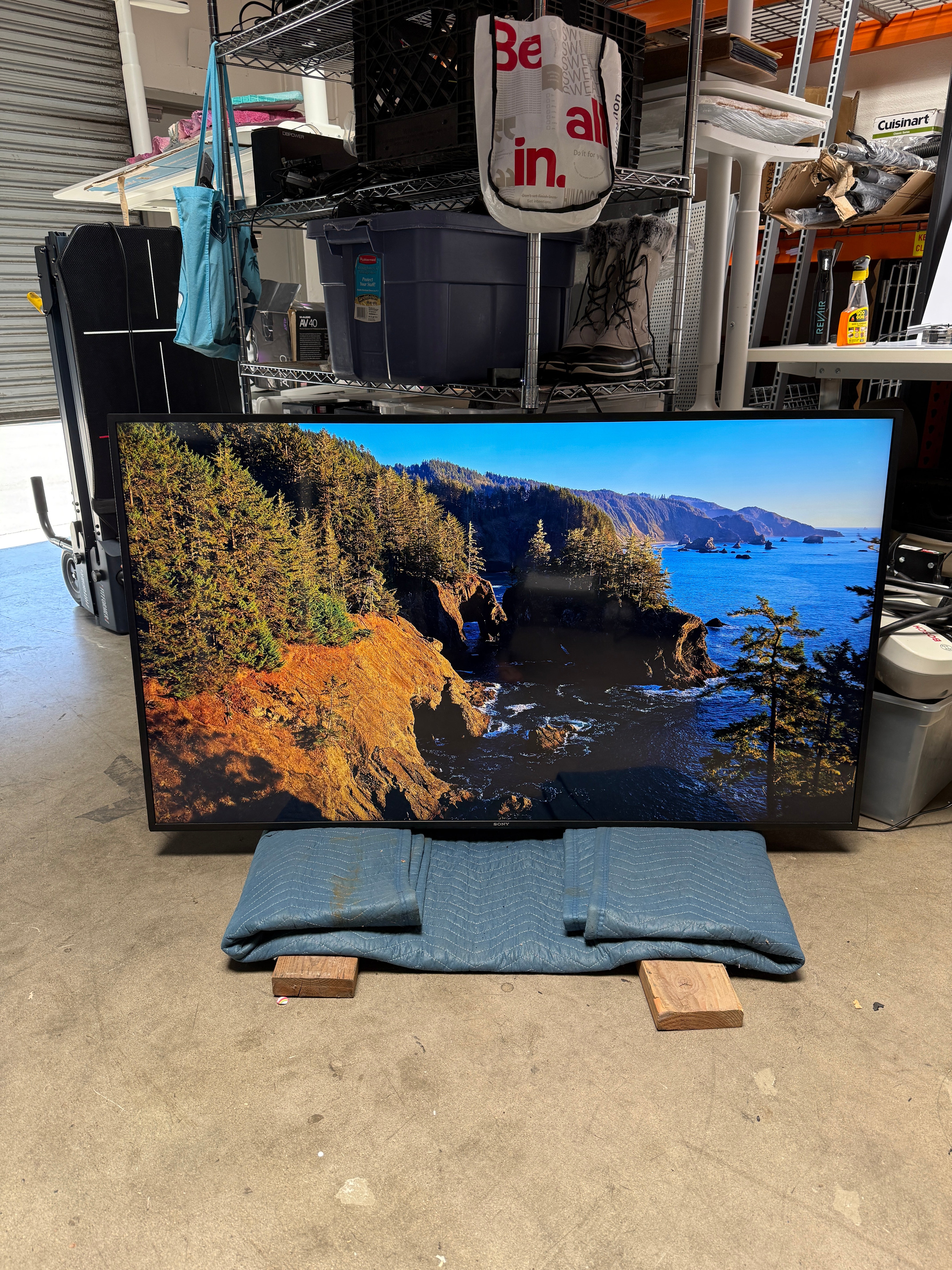 2020 65-inch 4K HDR LED Smart TV featuring Sony’s 4K HDR Processor X1 w/ Triluminos Display
