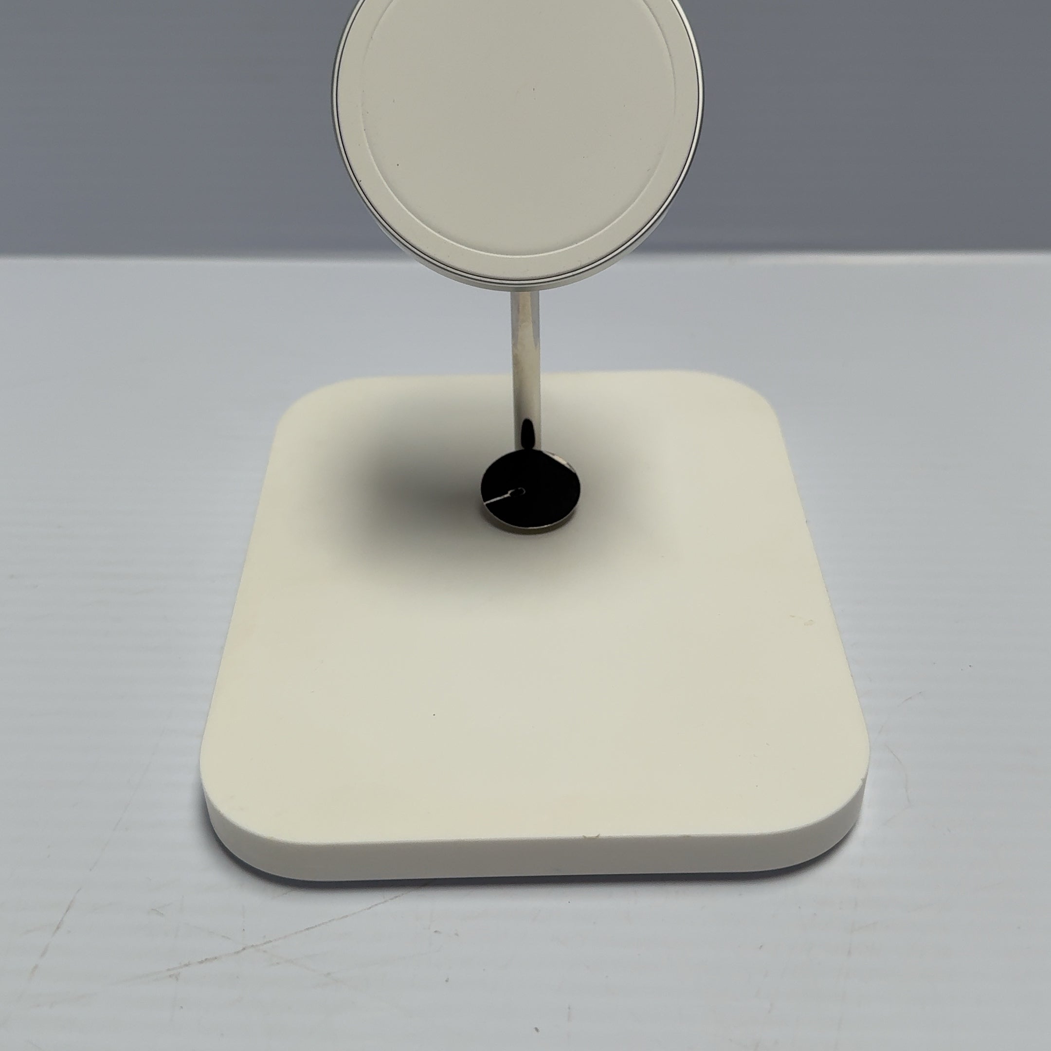 Genuine Apple iPhone MagSafe Retail Store Demo Display Stand WORKING