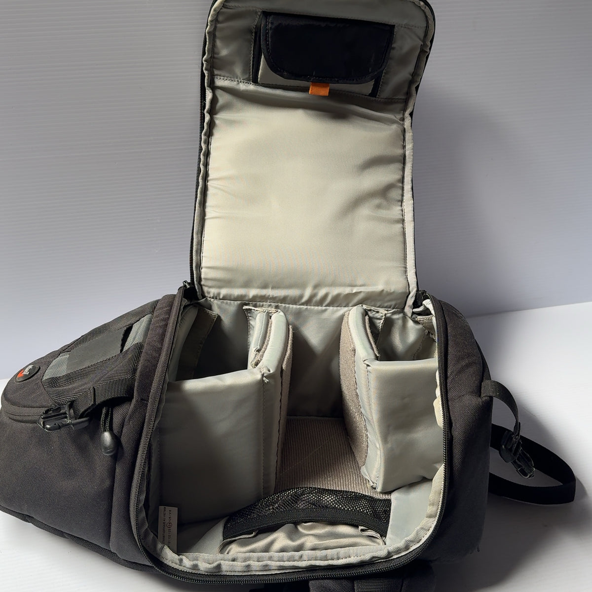Lowepro SlingShot 200AW Camera SlingPack DSLR - Black