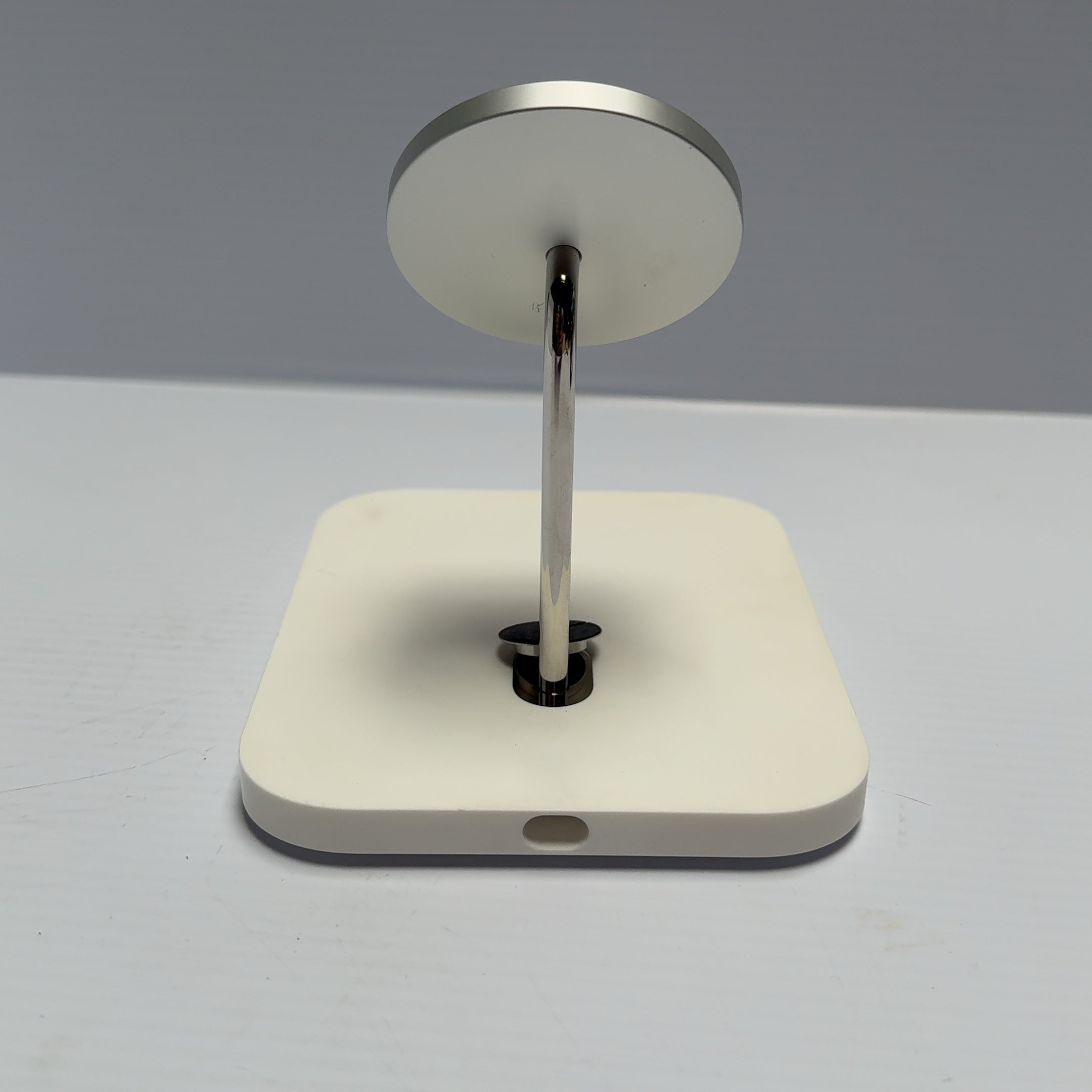 Genuine Apple iPhone MagSafe Retail Store Demo Display Stand WORKING