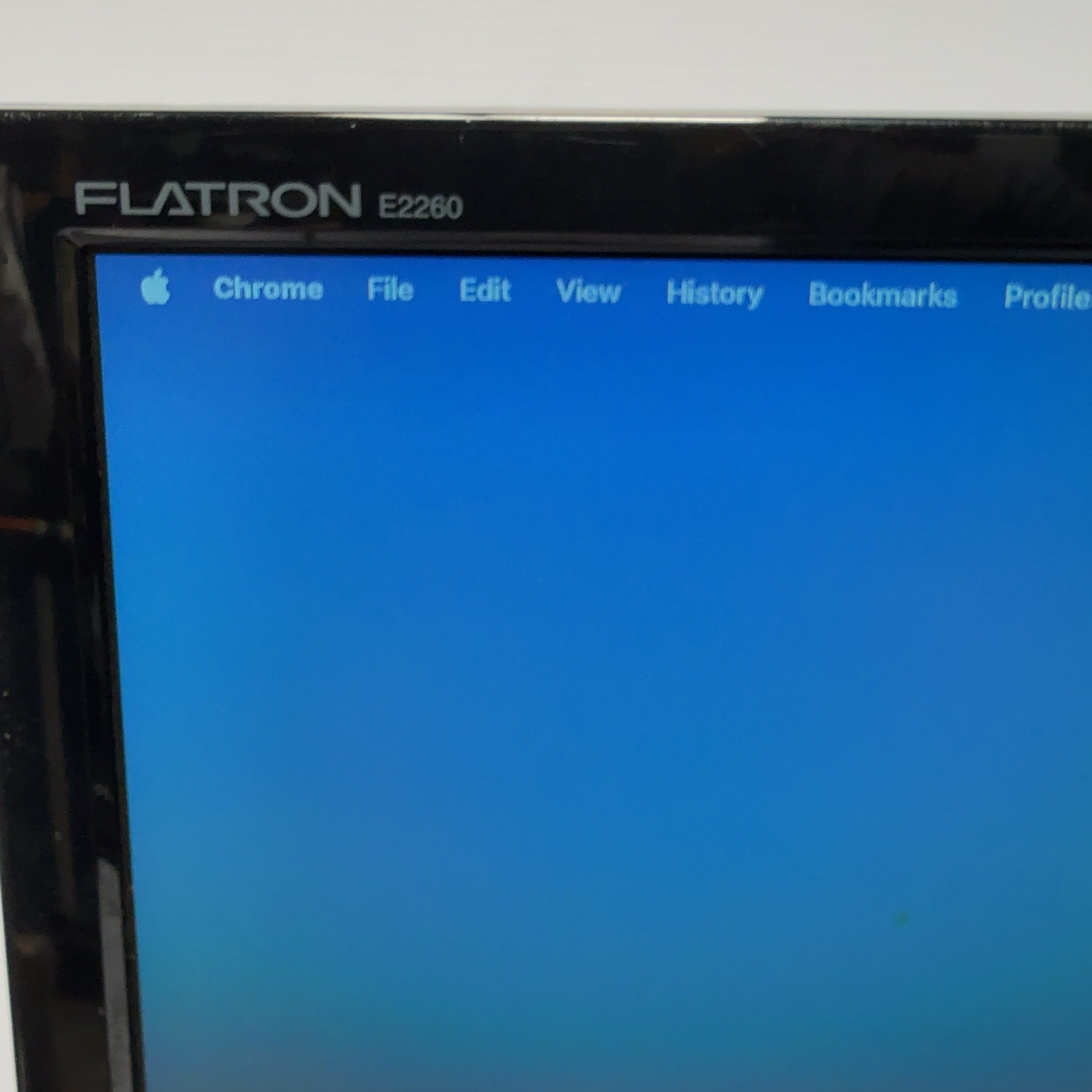 LG Flatron 22" Full HD Computer Monitor HDMI Display