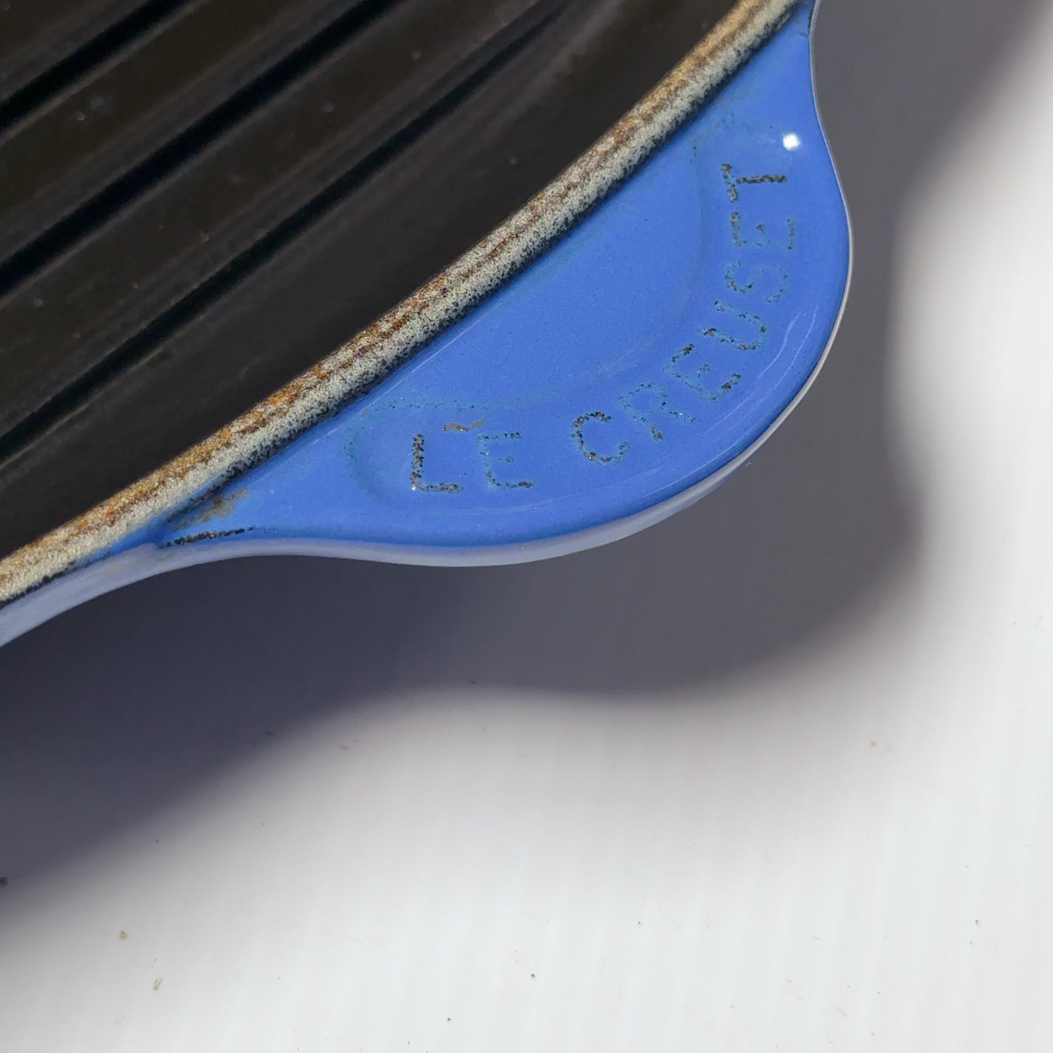 Le Creuset Signature Cast Iron #26 10.25 Inch Square Skillet Grill Cobalt Blue