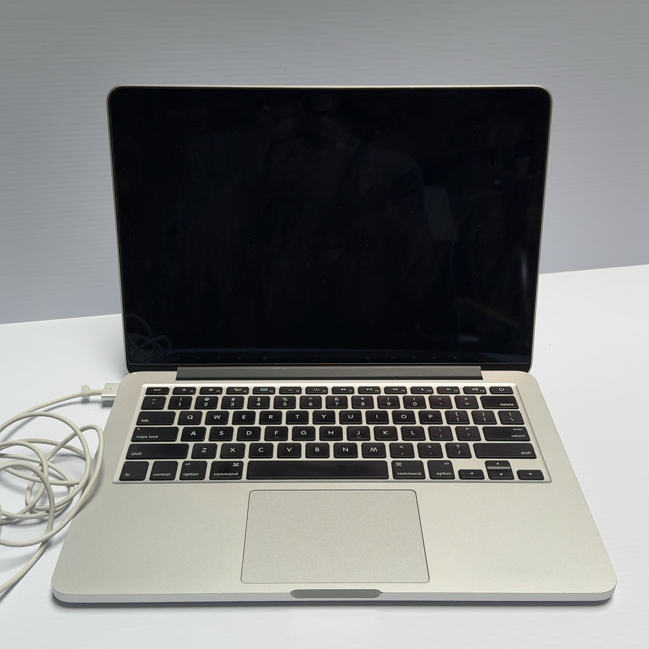 Apple 13" MacBook Pro A1502 E2015 I5 5257U 2.7GHz 8GB RAM 120GB SSD Monterey