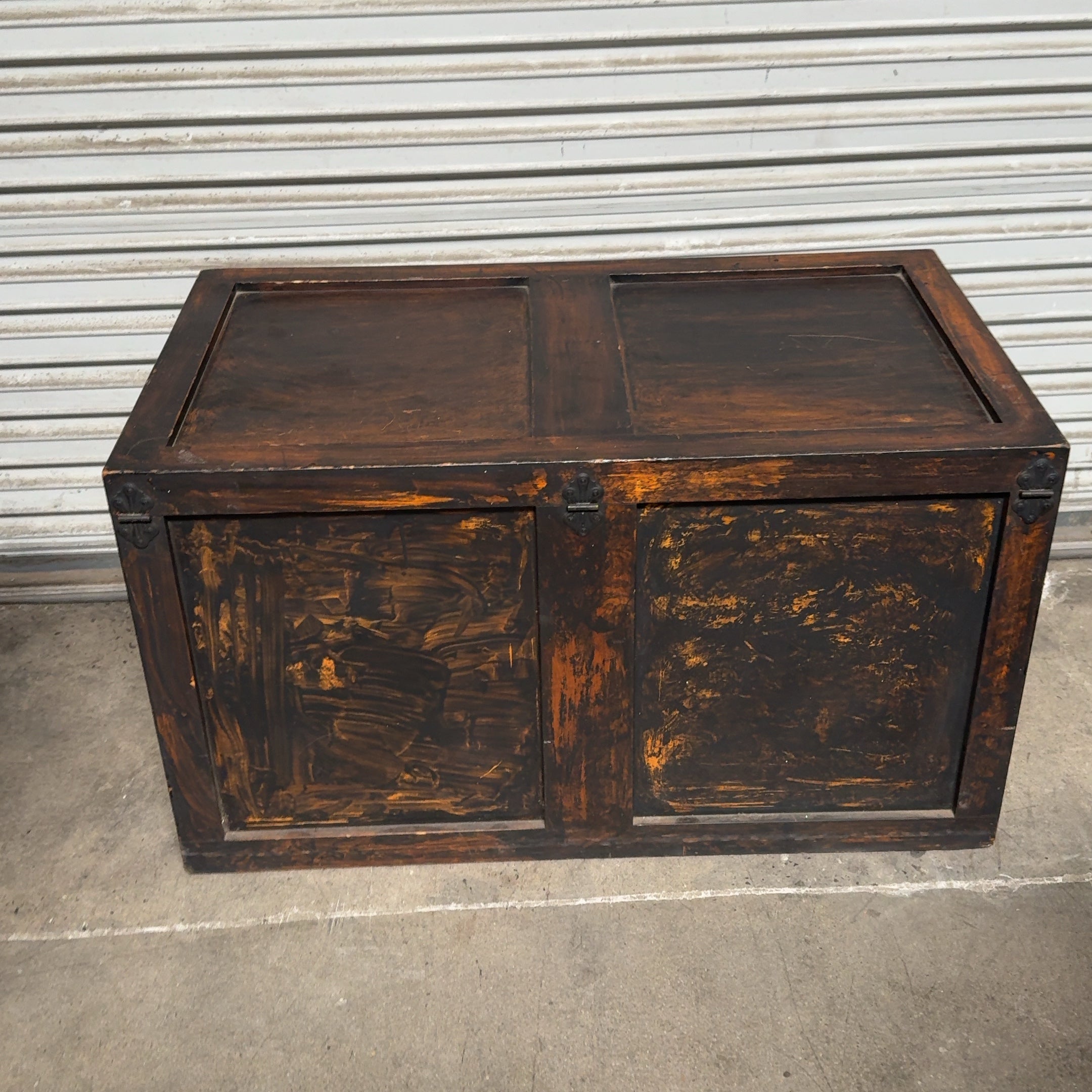 Sturdy Wood Chest 37" x 21" x 21" Very Well Made!