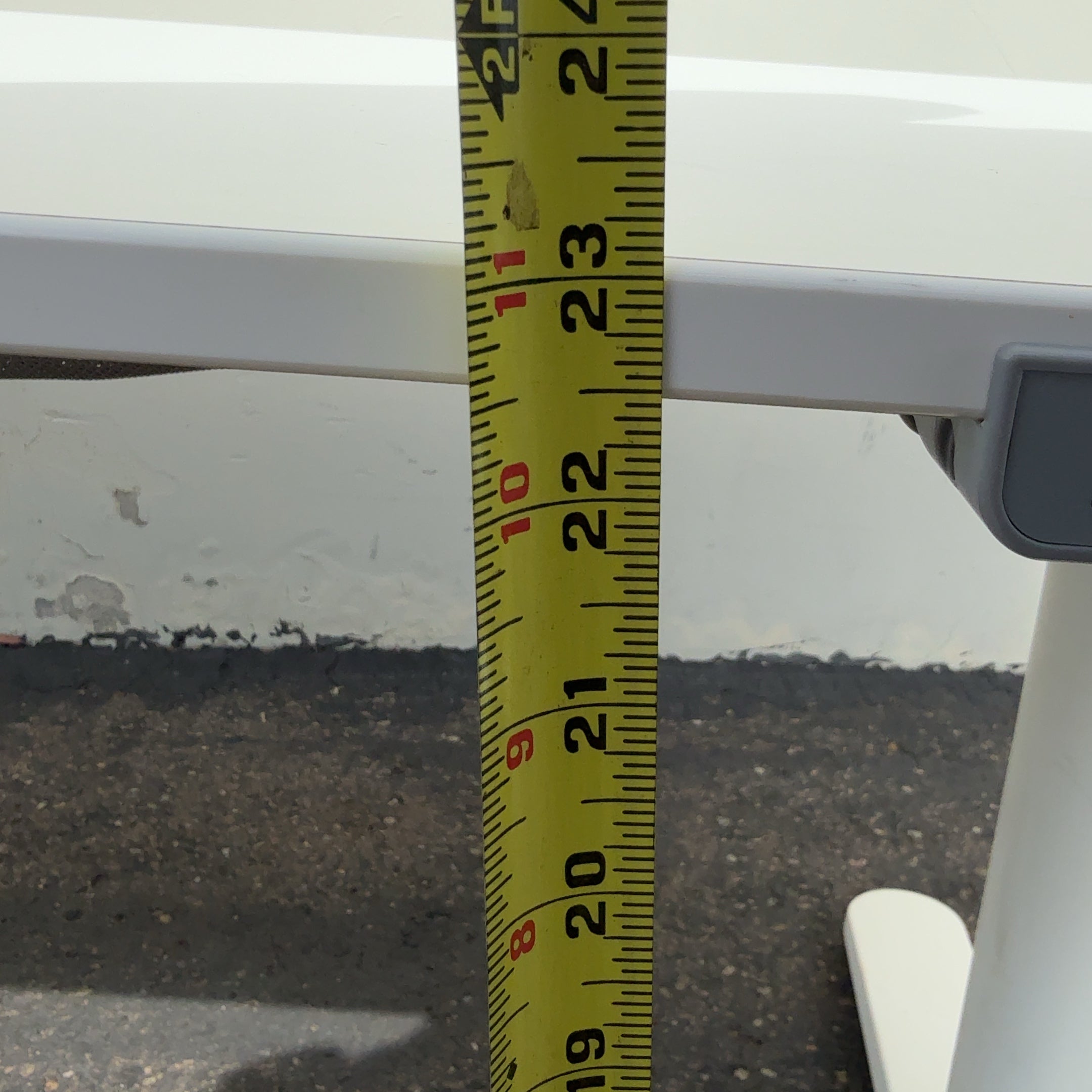 IKEA Electric Standing Desk 23"-49" in White