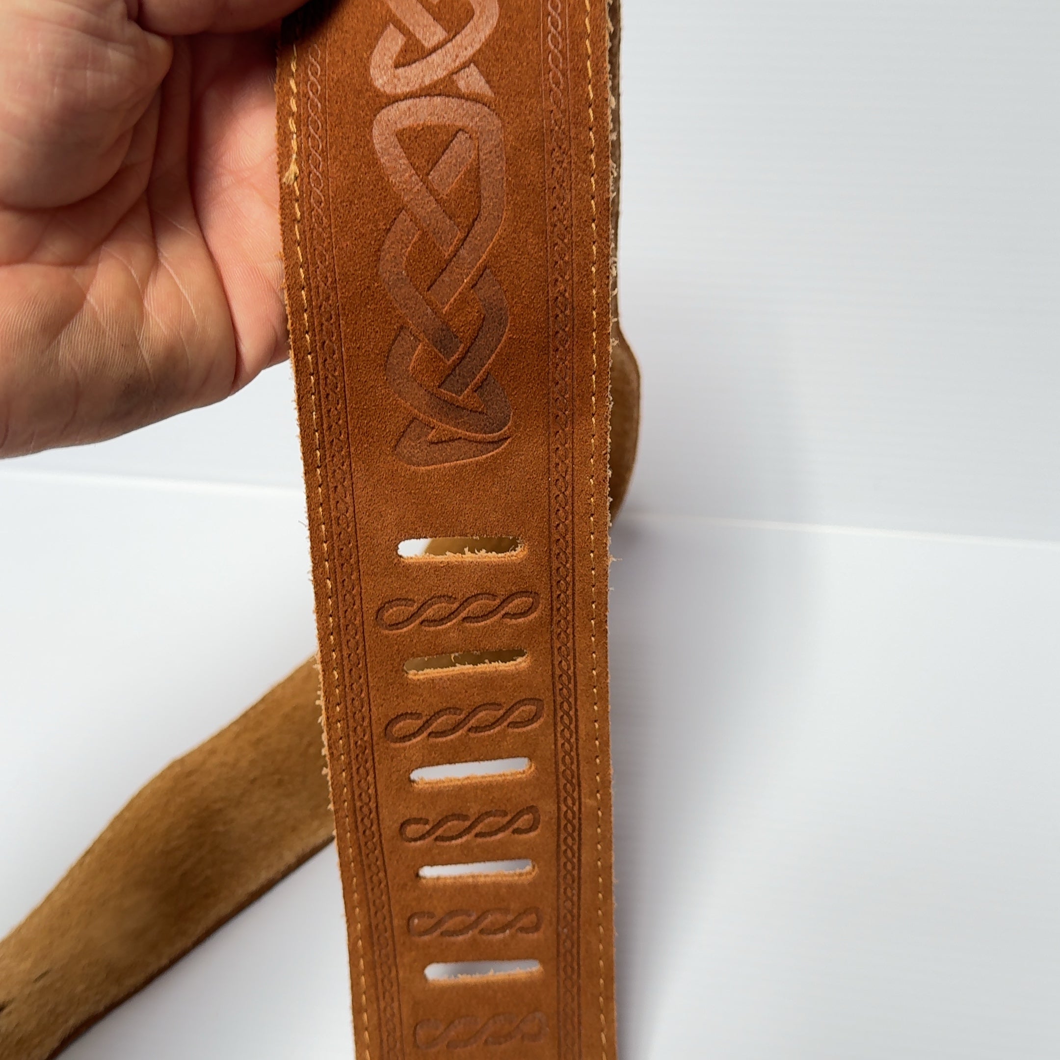 Perri's Celtic Knot Suede Guitar Strap Tan