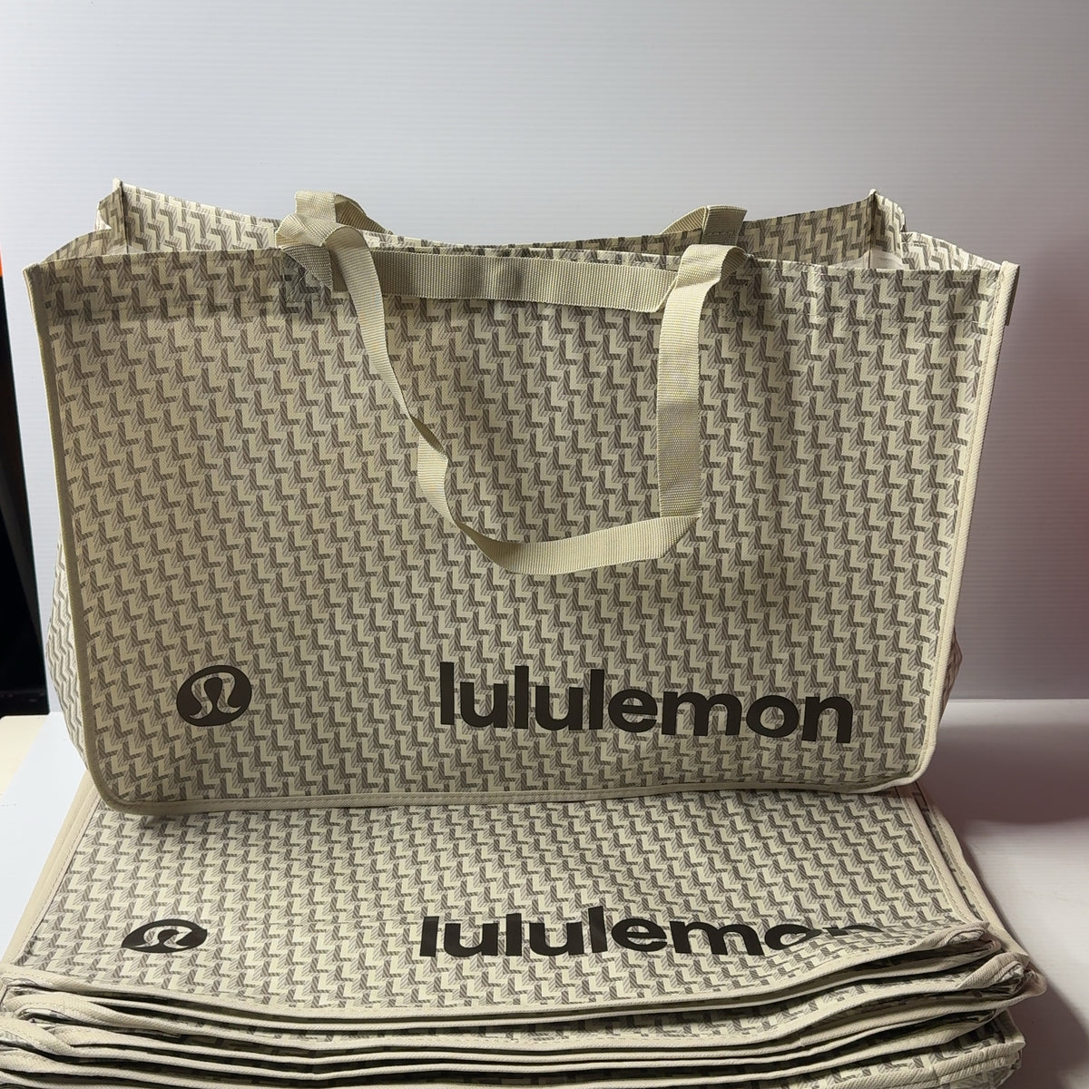 5 - Lululemon Reusable Shopping Tote Bag Geometric Tan Cream Holiday 2025 Large