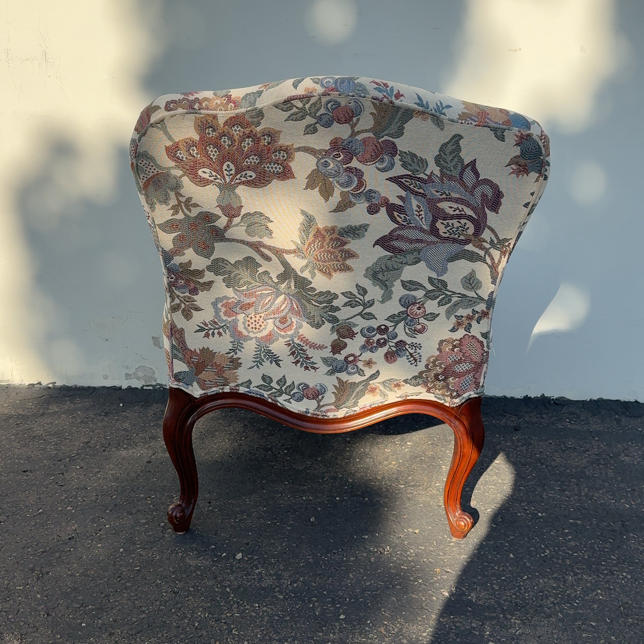 Traditional French Style Armchair in Great Shape!