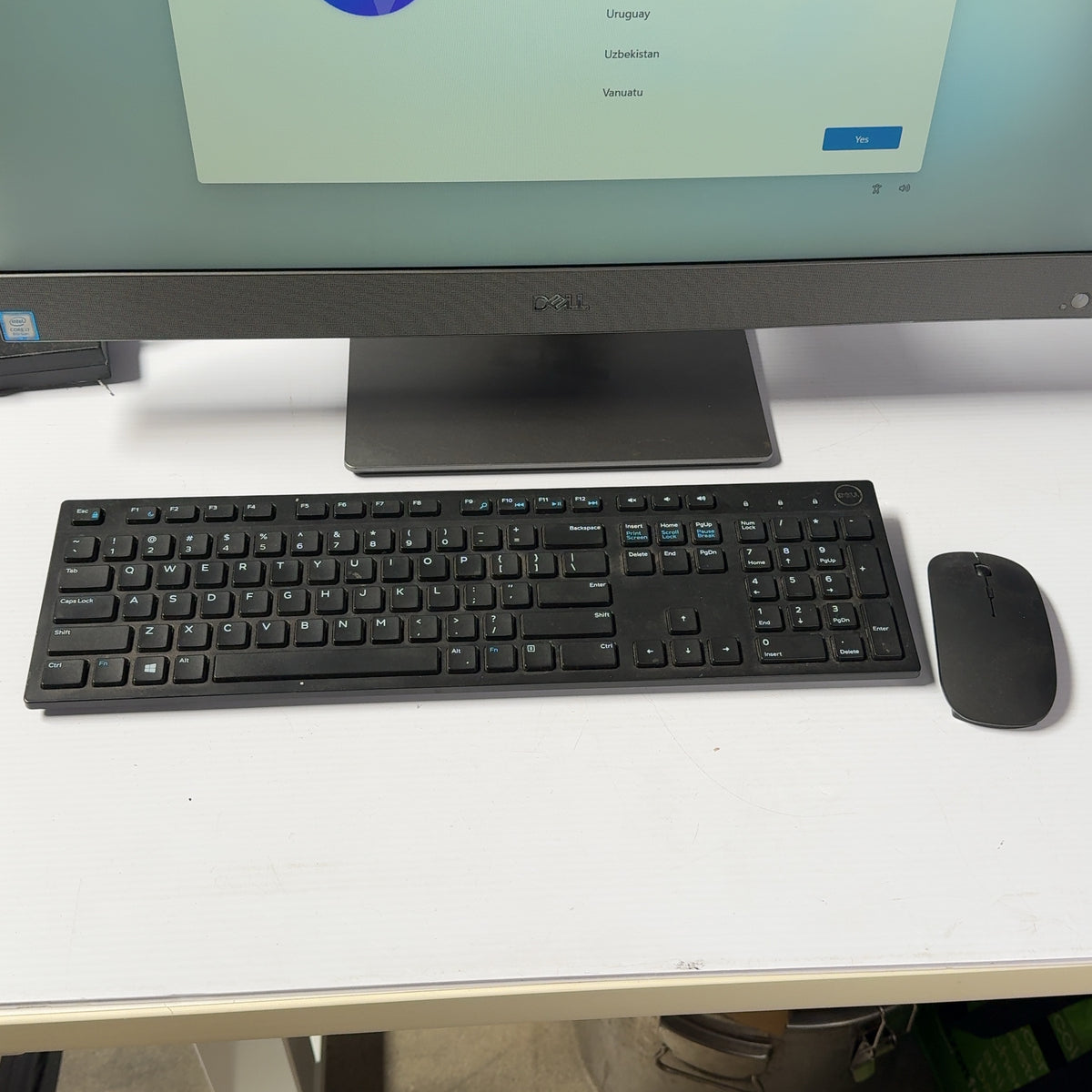 Dell Inspiron 7777 AIO Computer i7-8700 3.20GHz, 32GB RAM, 1TB HD +Keyboard & Mouse