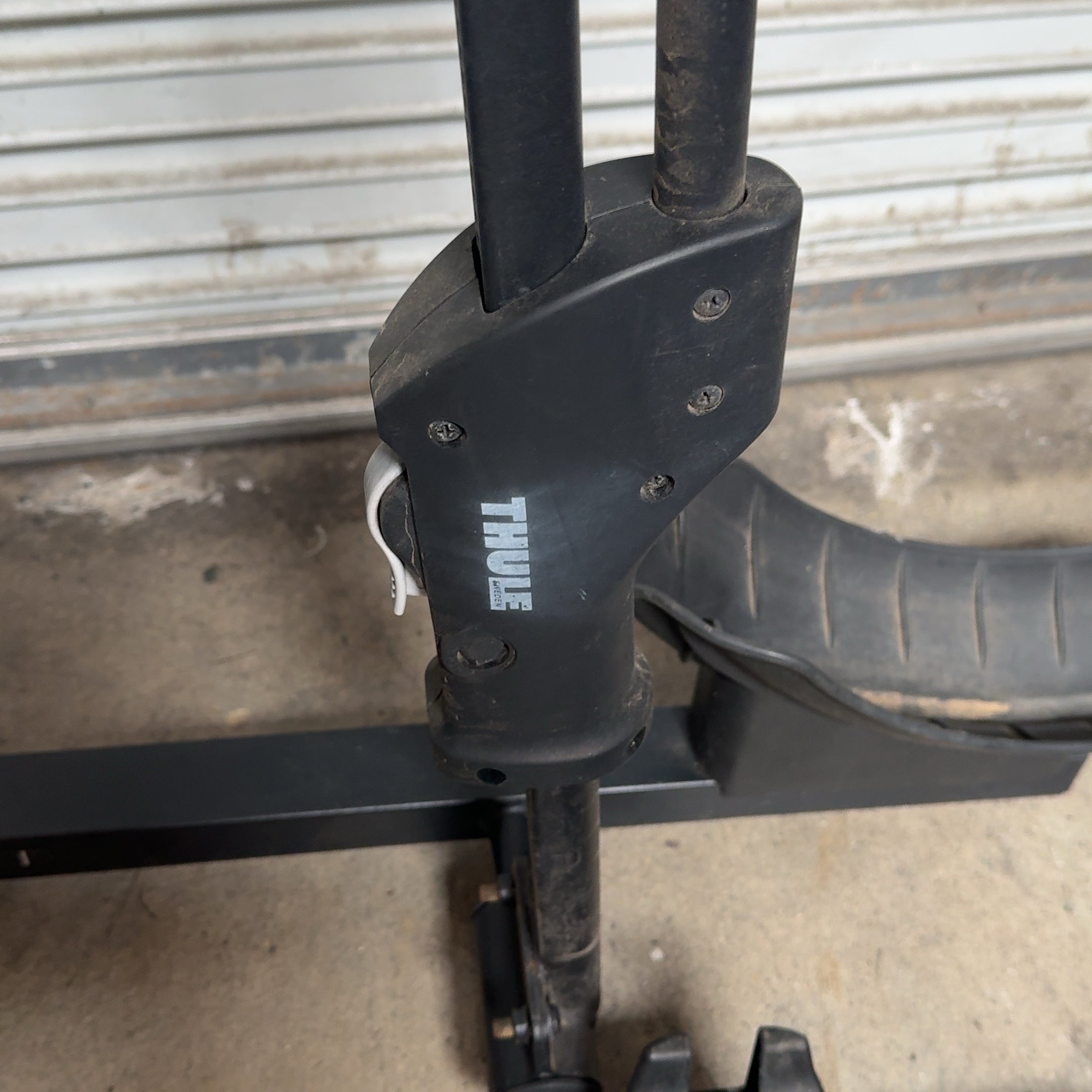 Thule Heavy Duty 2-Bike Hitch Rack / Carrier *Missing Insert*