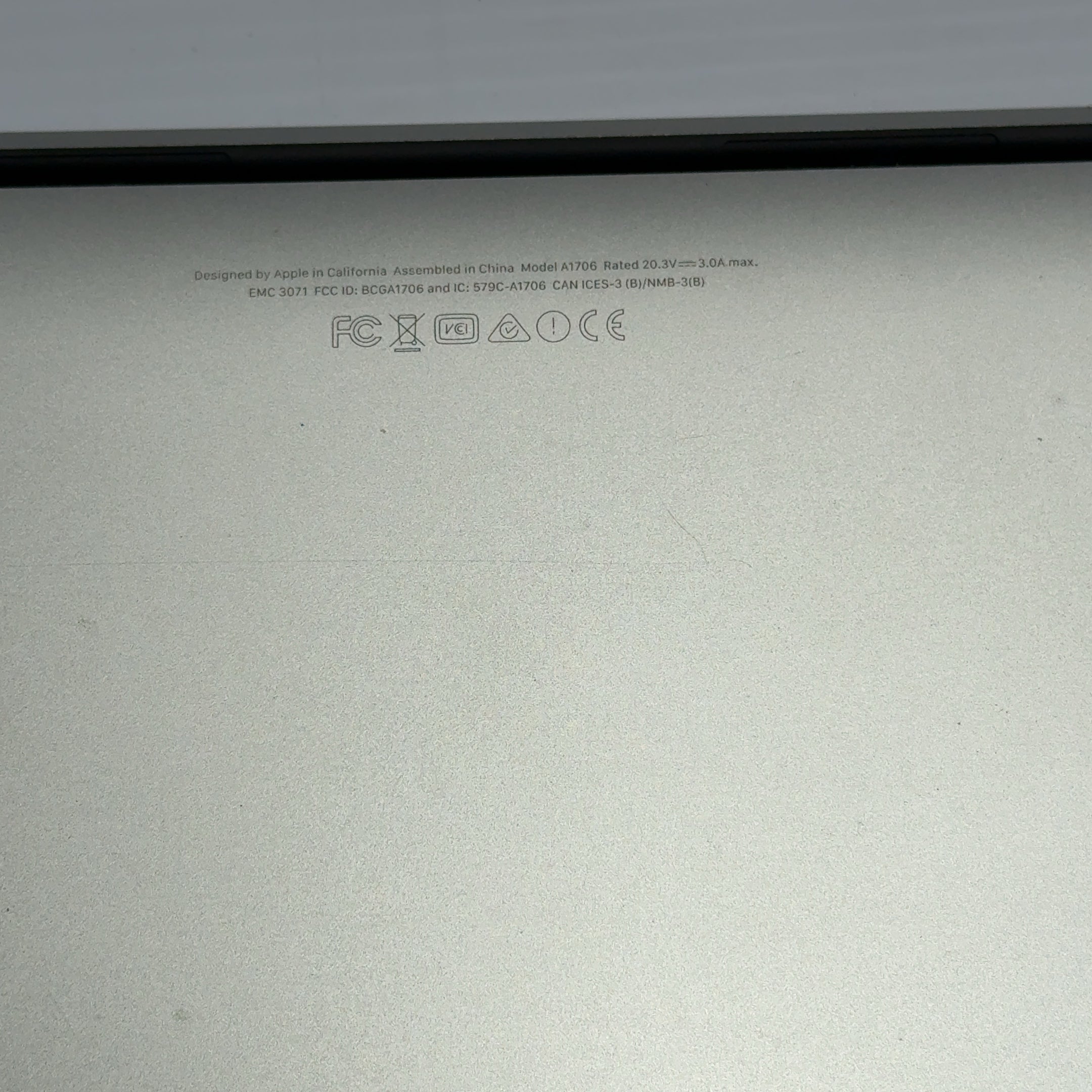 Apple MacBook Pro 13" (2016) Touch Bar i7 3.3GHz 16GB RAM 500GB SSD Silver