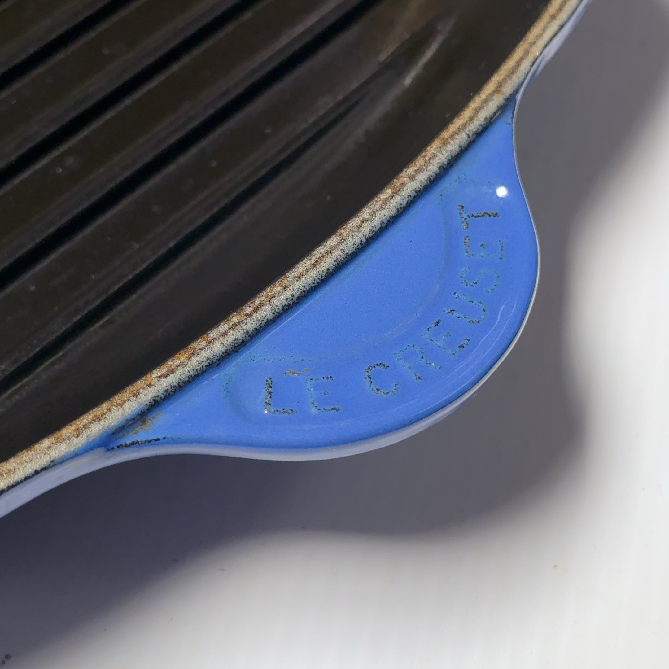 Le Creuset Signature Cast Iron #26 10.25 Inch Square Skillet Grill Cobalt Blue