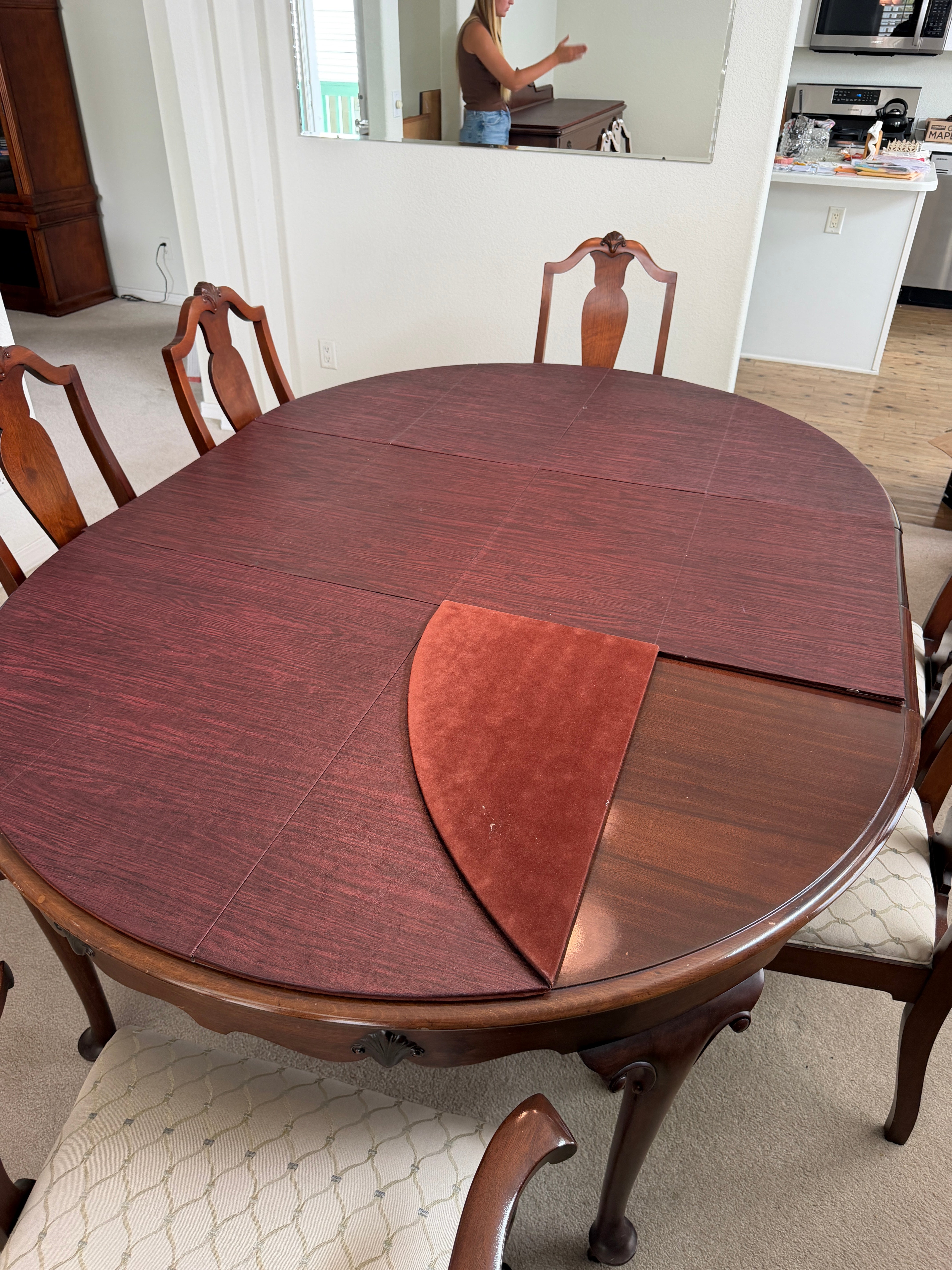 Antique The Luce Furniture Company Queen Anne Mahogany Dining Table Set
