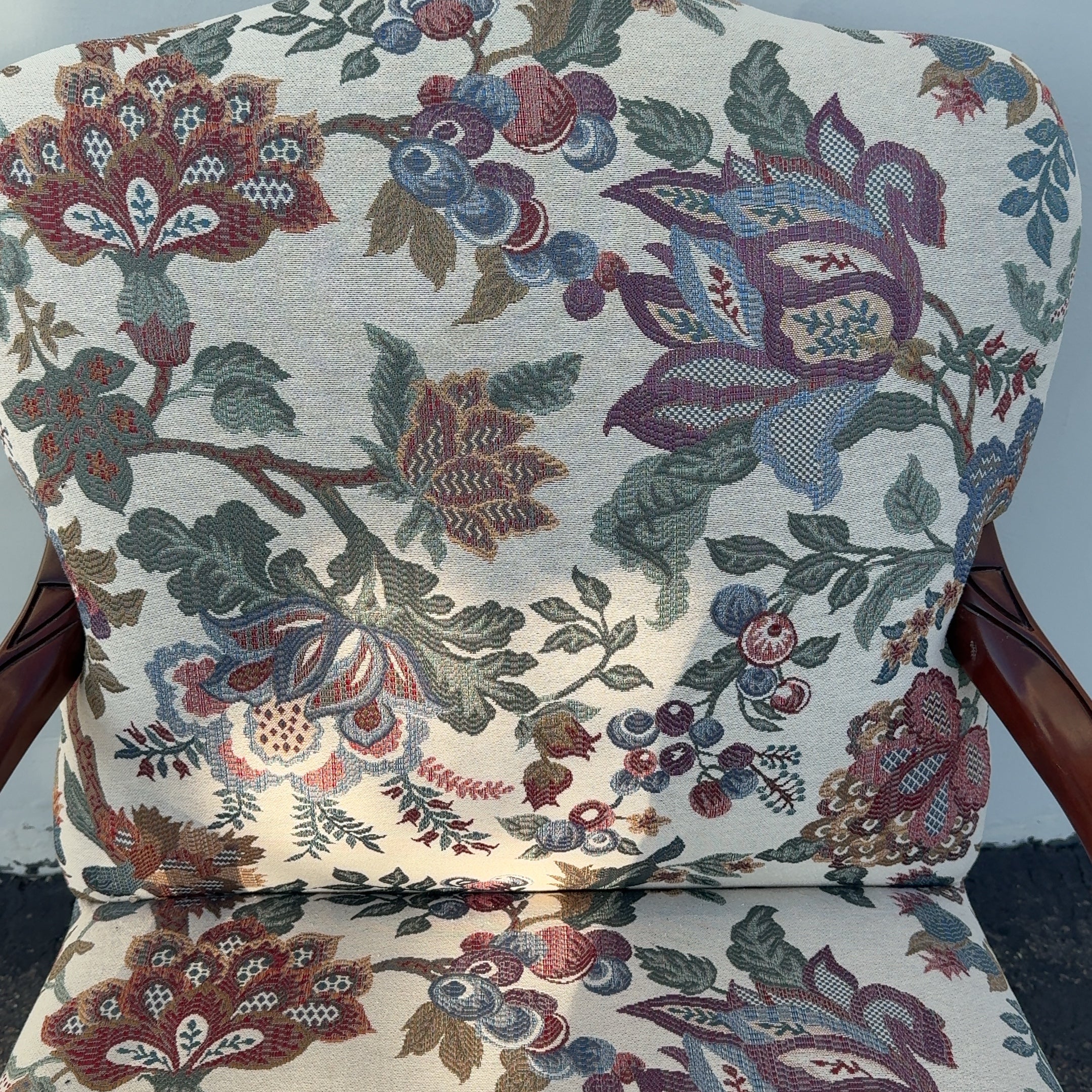 Traditional French Style Armchair in Great Shape!