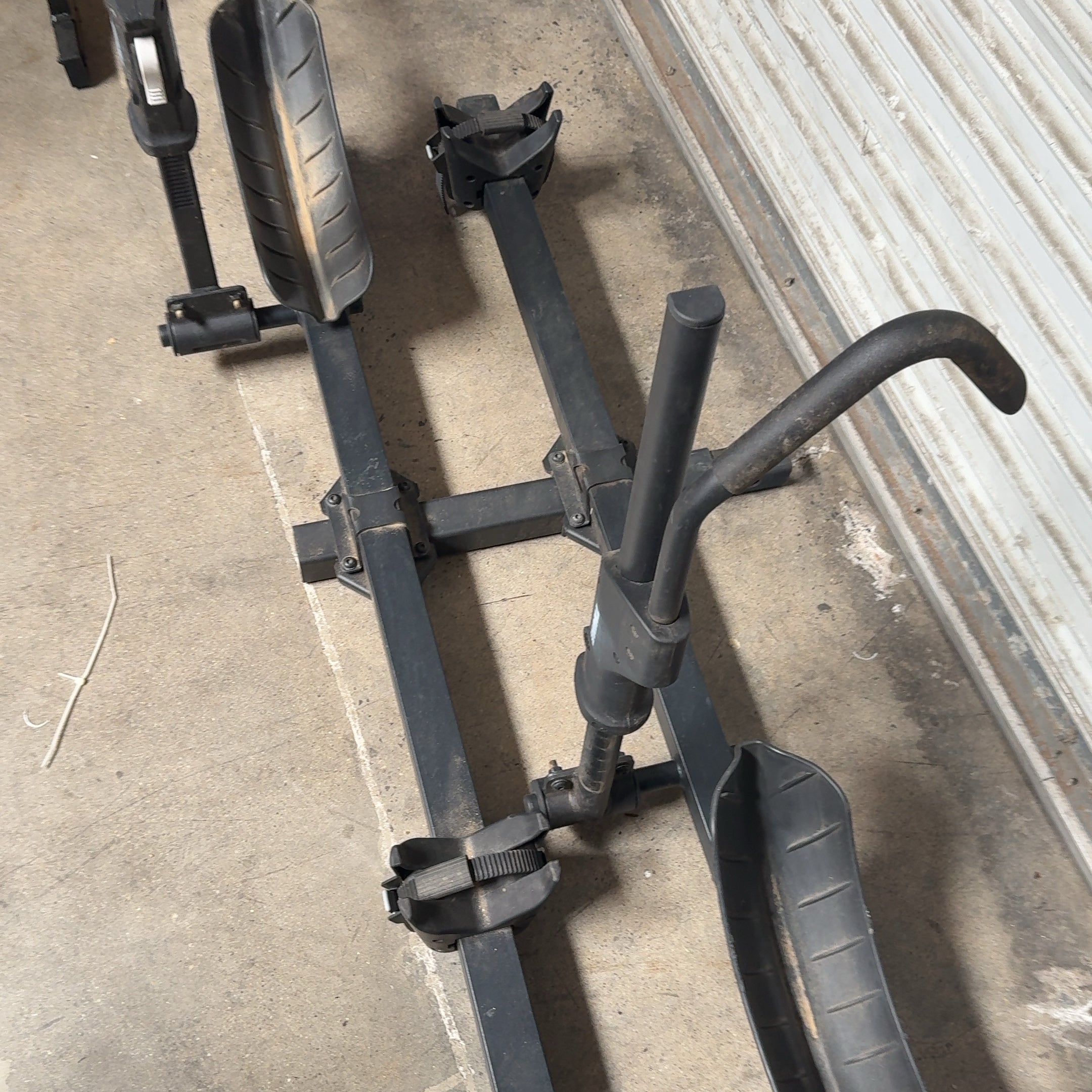 Thule Heavy Duty 2-Bike Hitch Rack / Carrier *Missing Insert*