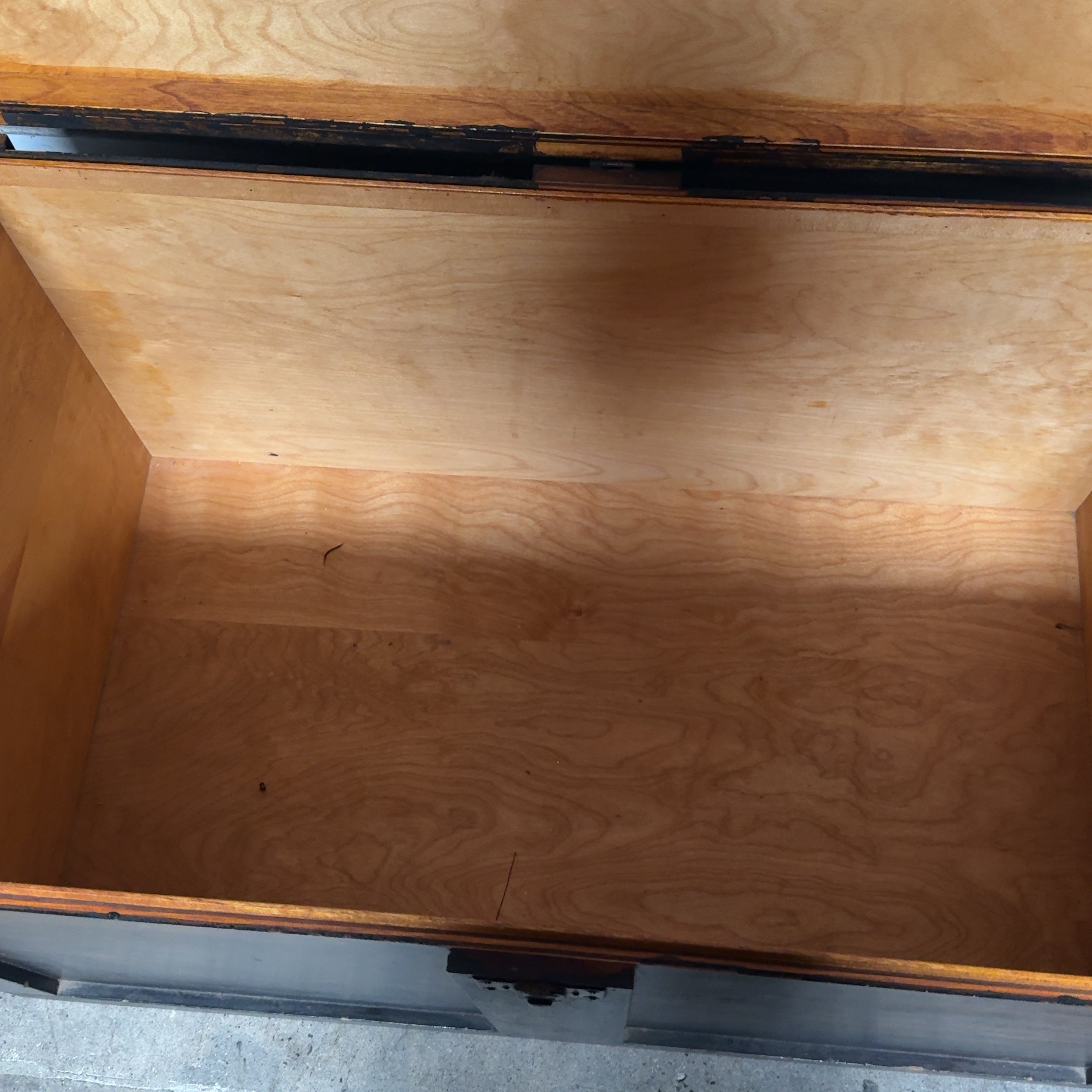 Sturdy Wood Chest 37" x 21" x 21" Very Well Made!