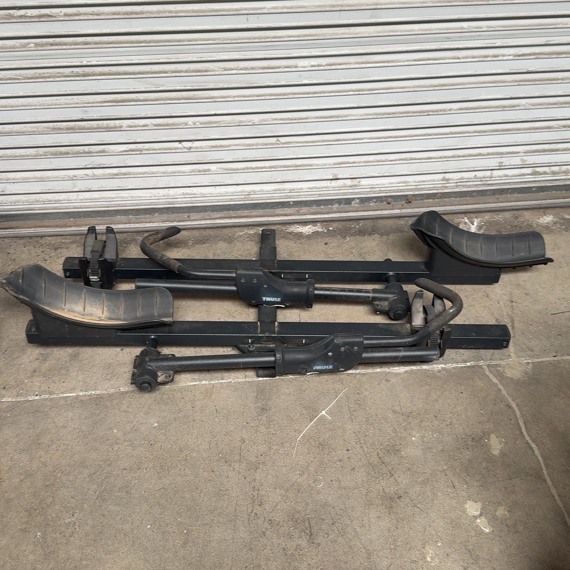 Thule Heavy Duty 2-Bike Hitch Rack / Carrier *Missing Insert*