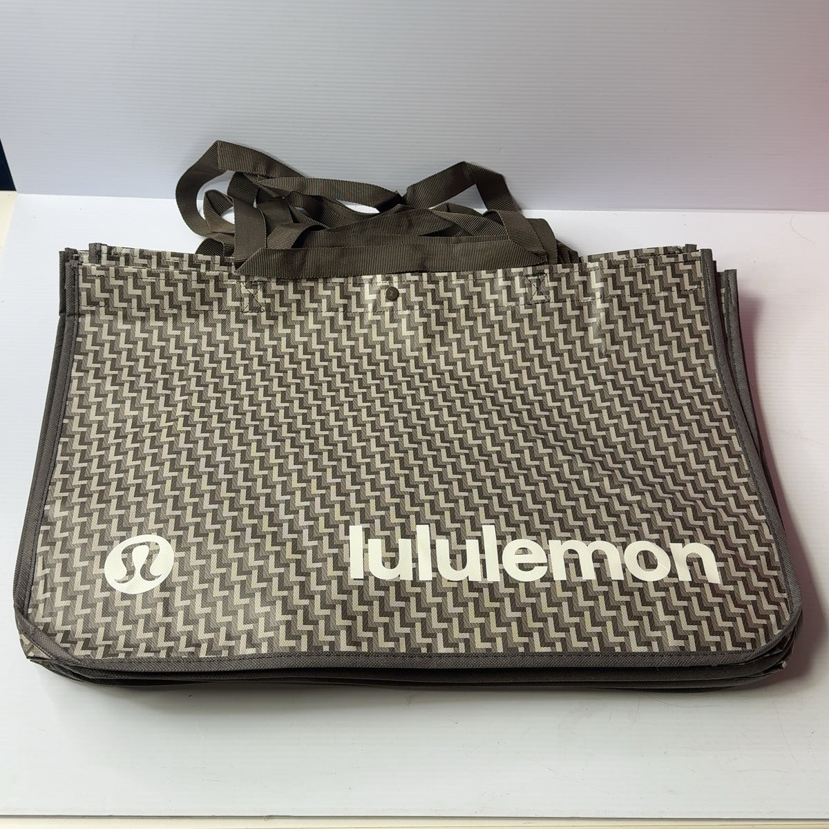 4 - Lululemon Reusable Tote Bag Large Brown Tan Geometric Holiday 2025 Large