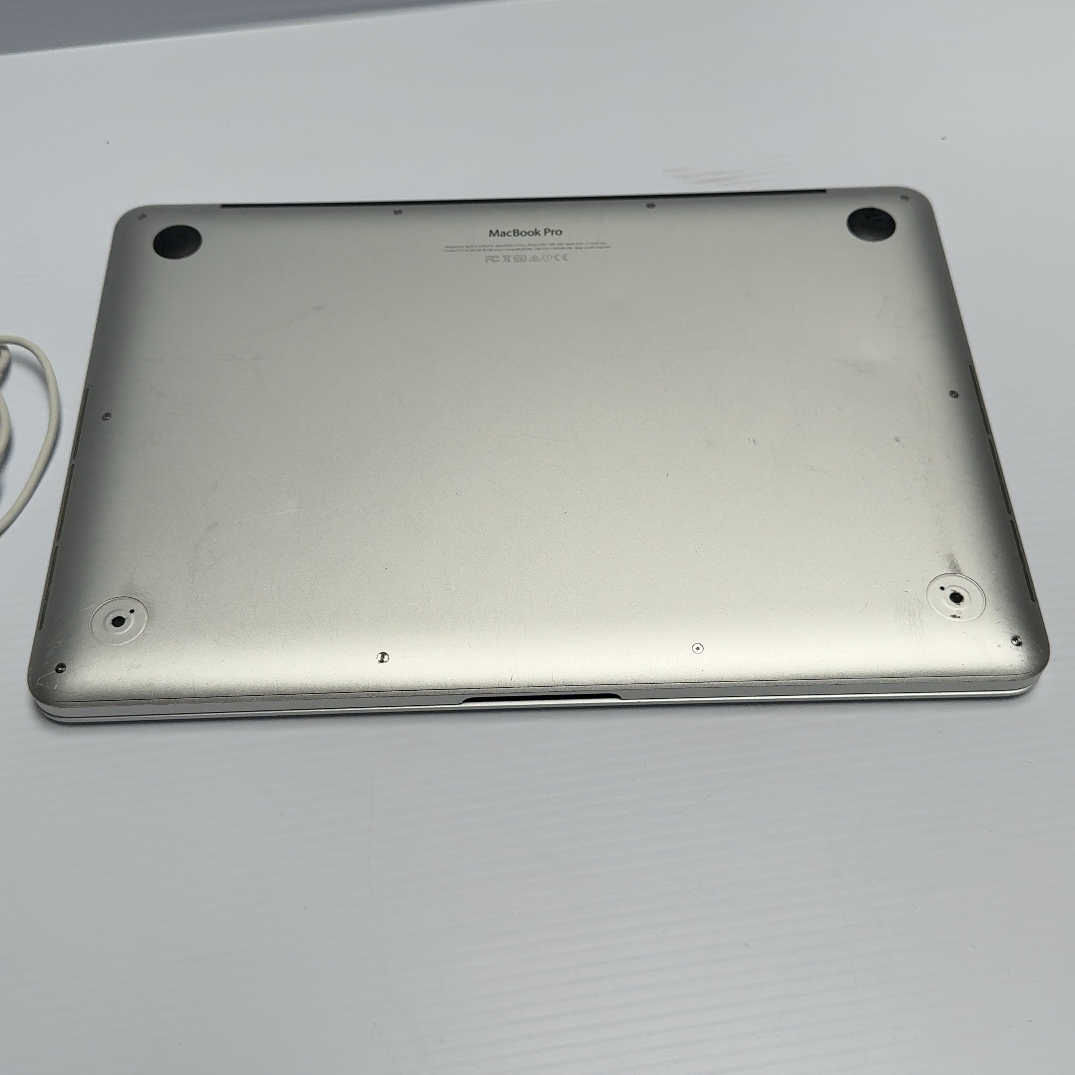 Apple 13" MacBook Pro A1502 E2015 I5 5257U 2.7GHz 8GB RAM 120GB SSD Monterey