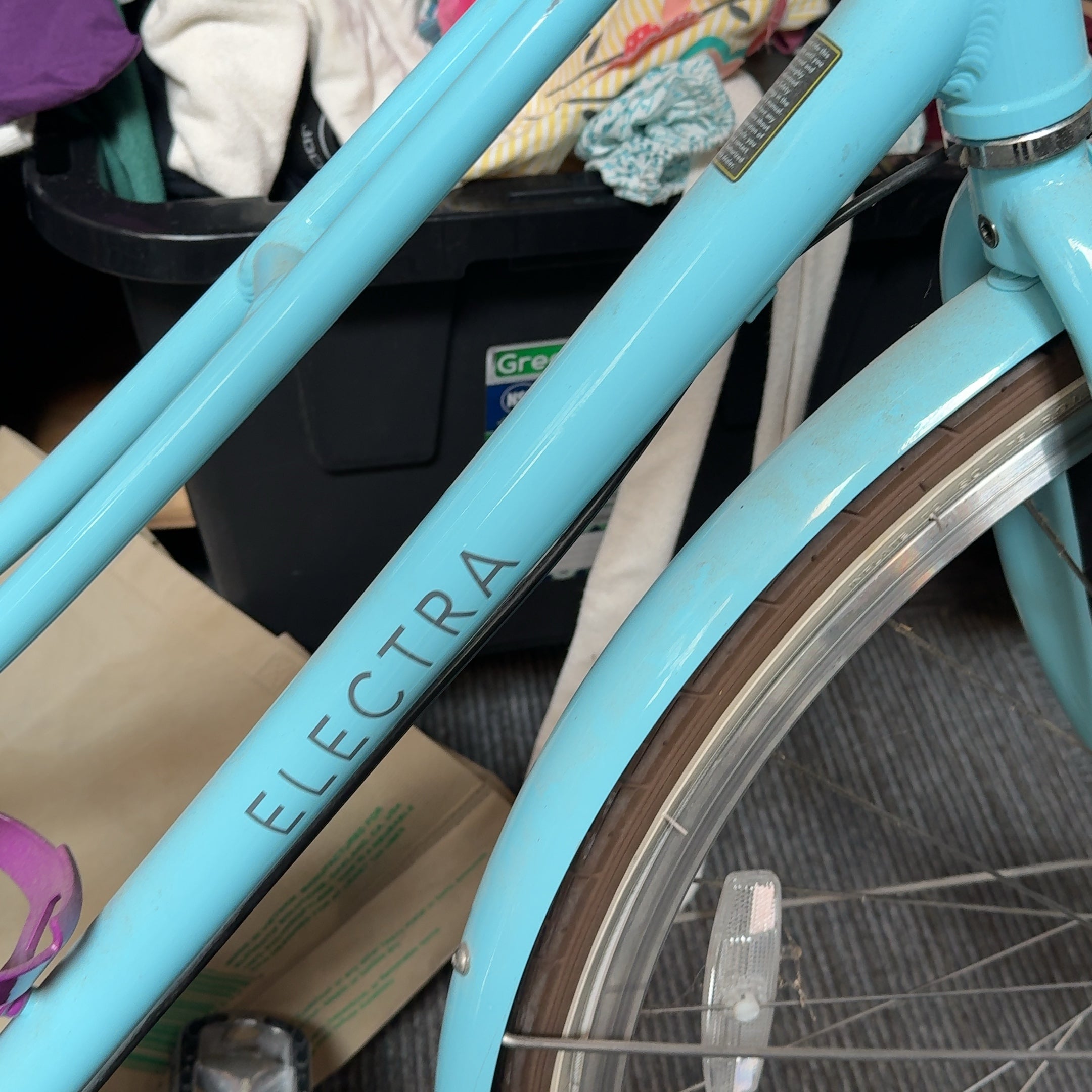 Electra Loft 7i Commuter Step-Through Bike in Blizzard Blue