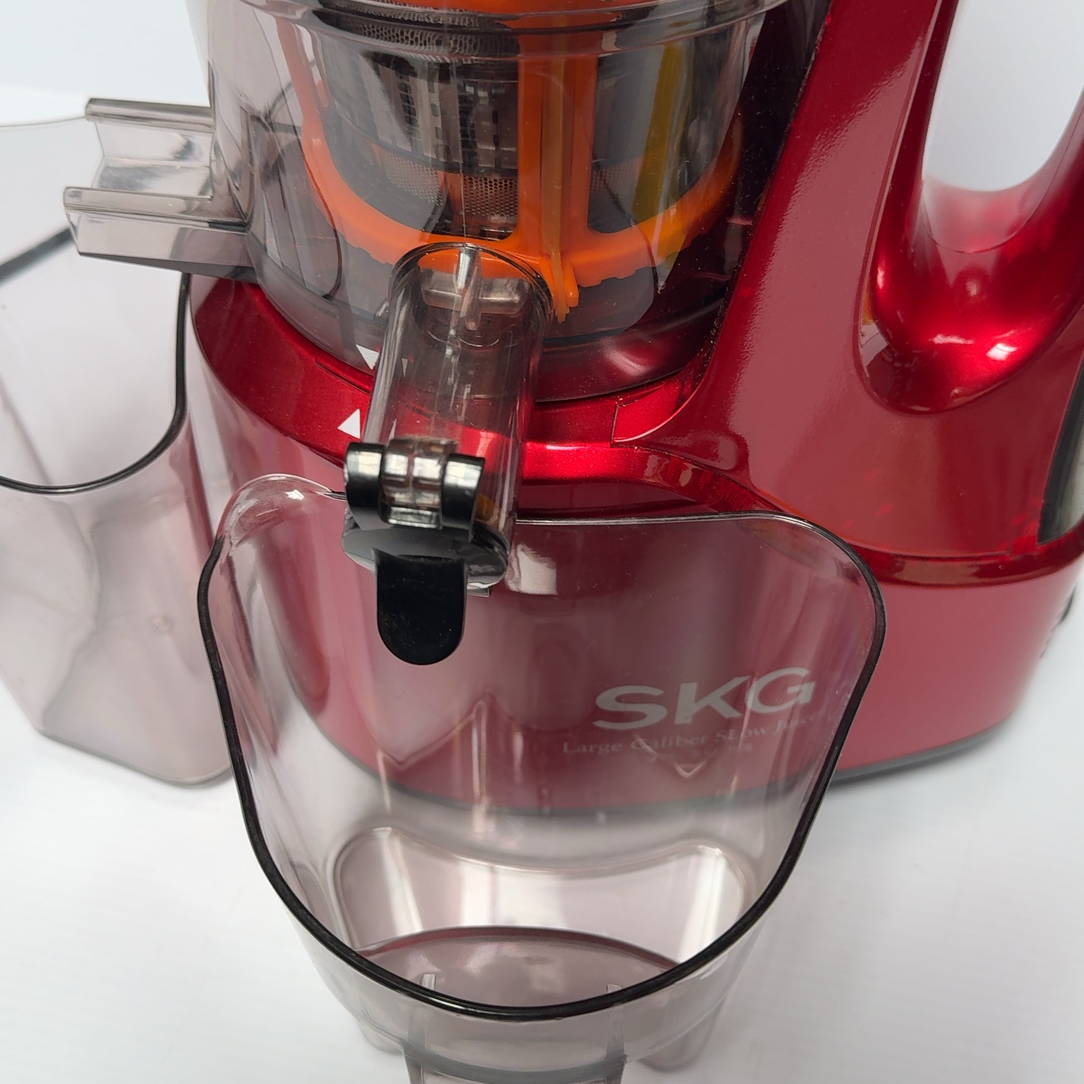 SKG Big Calibre Slow Juicer Model 2088 in Red
